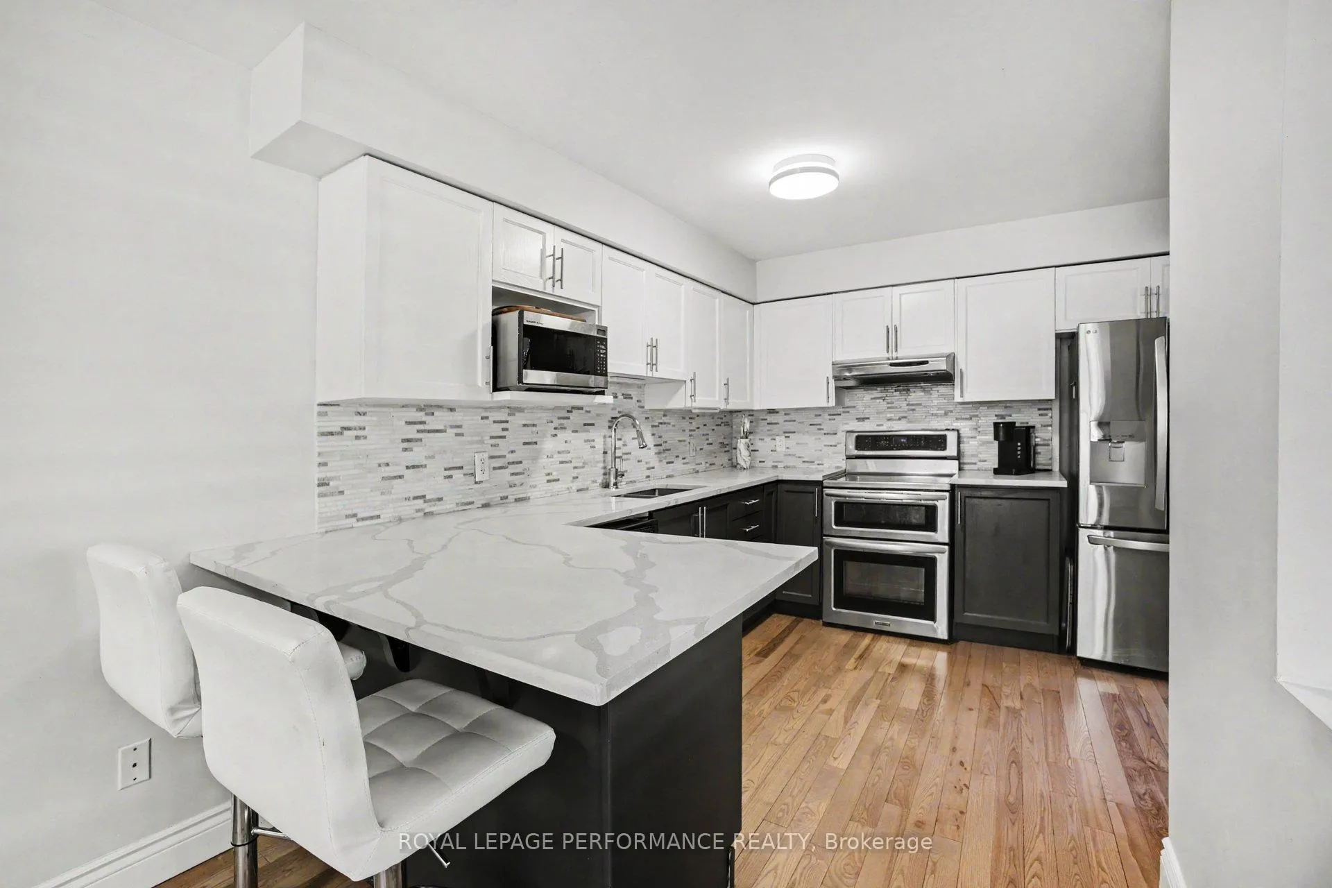 Photo 4 of 122 Rustwood Private, Ottawa, Barrhaven - Stonebridge — HOMEH