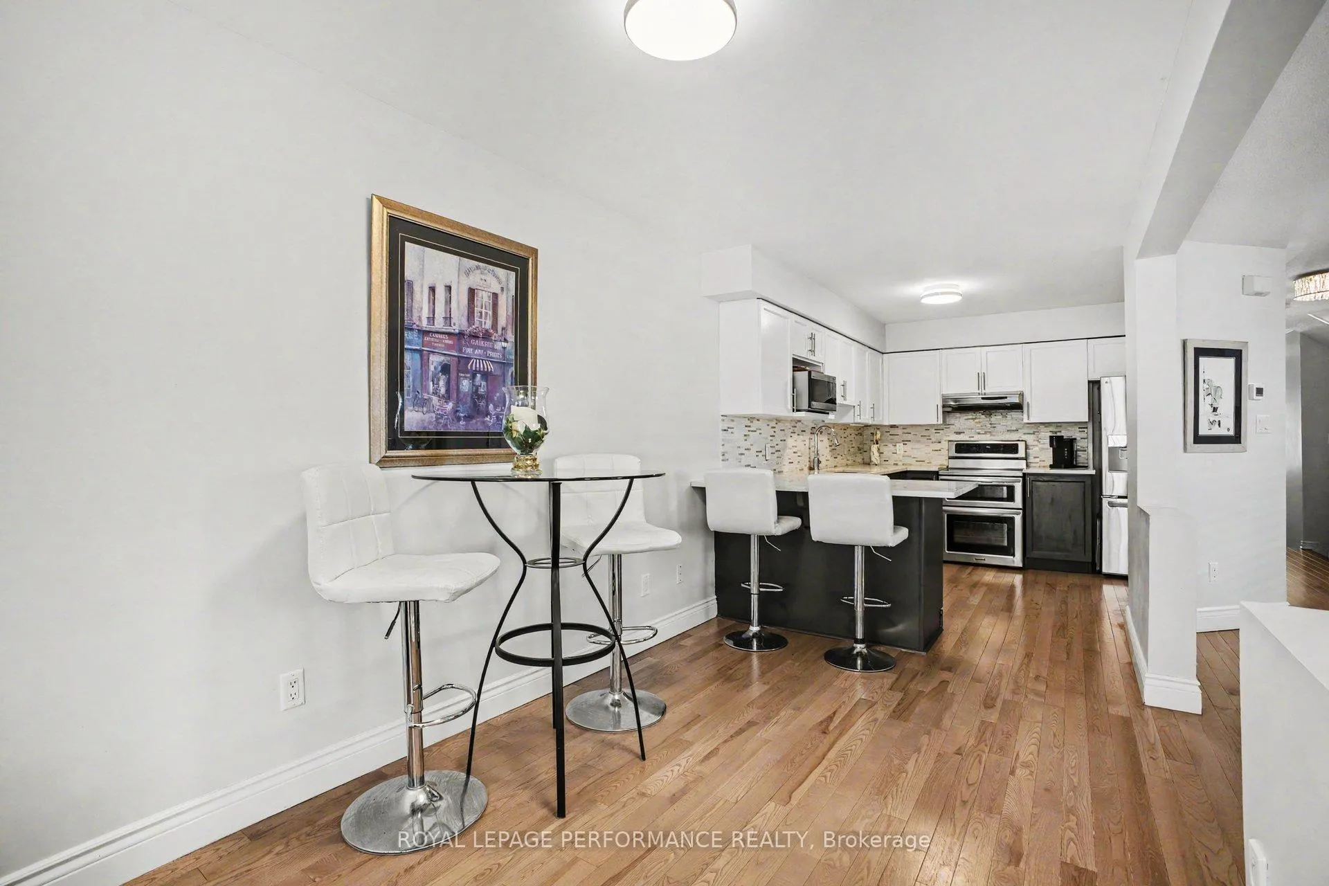 Photo 6 of 122 Rustwood Private, Ottawa, Barrhaven - Stonebridge — HOMEH