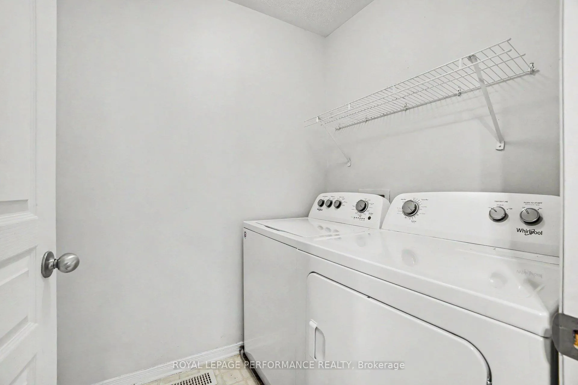 Photo 12 of 122 Rustwood Private, Ottawa, Barrhaven - Stonebridge — HOMEH