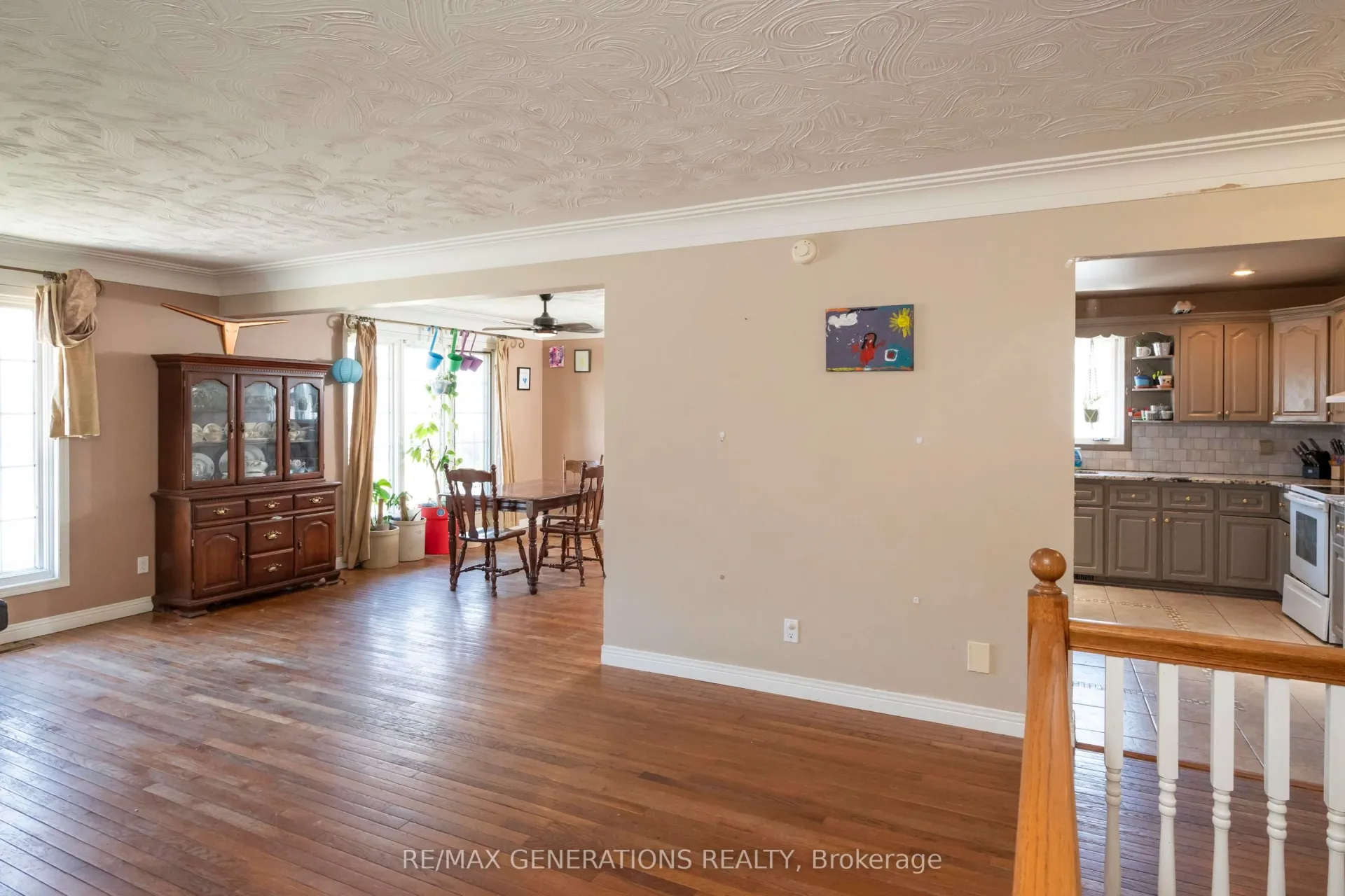 Photo 9 of 215 Linden Court, Thunder Bay, River Terrace — HOMEH