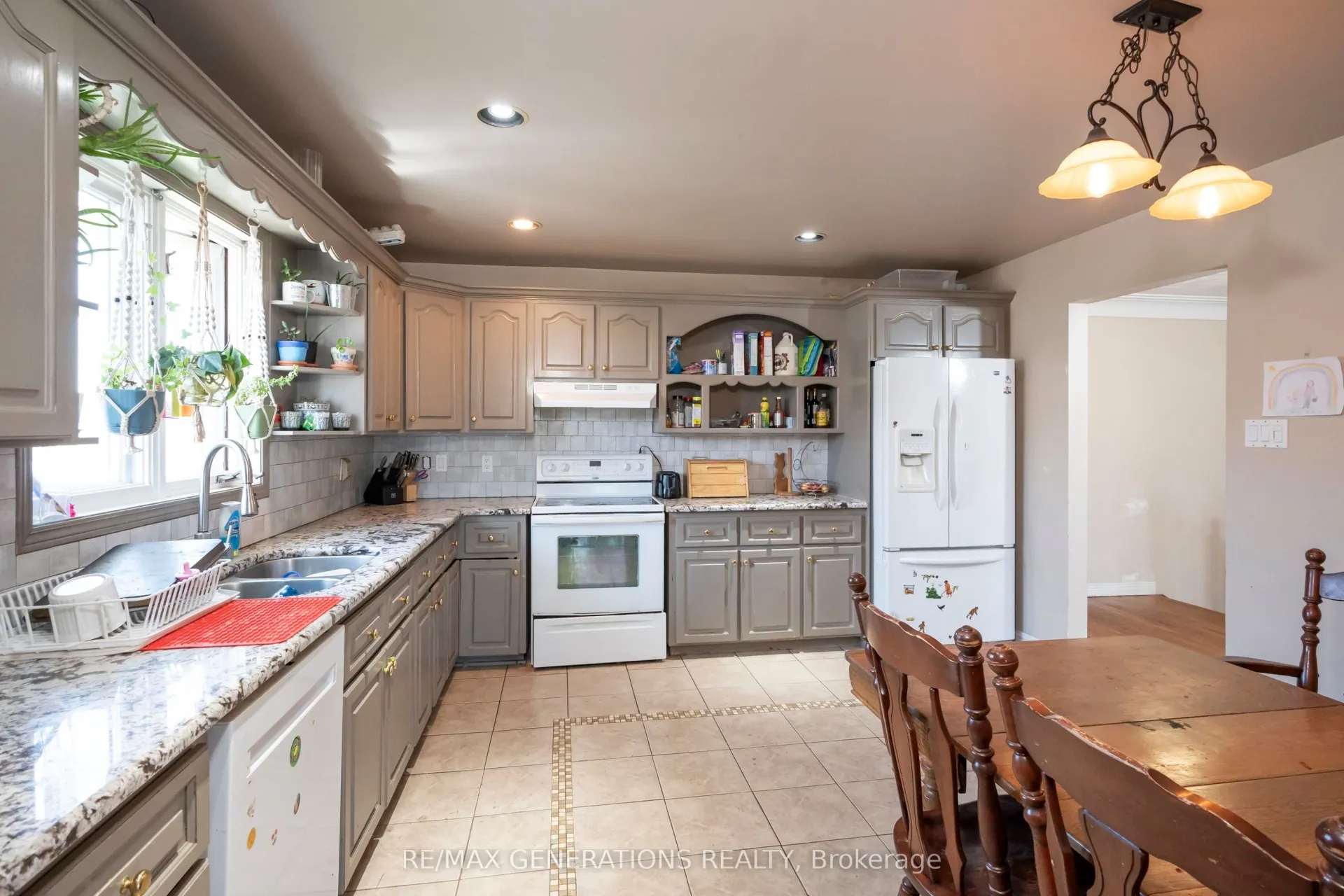 Photo 13 of 215 Linden Court, Thunder Bay, River Terrace — HOMEH