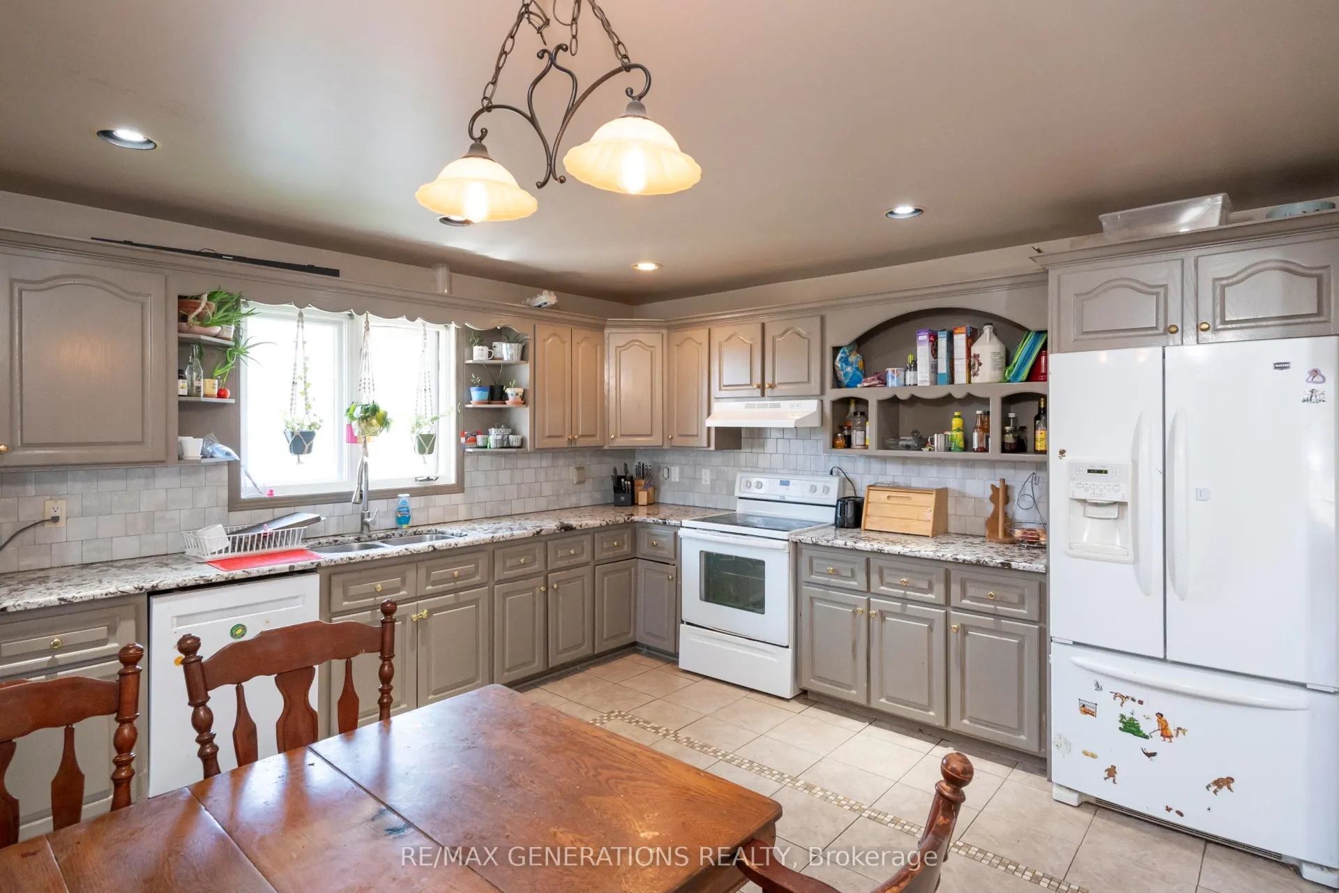Photo 16 of 215 Linden Court, Thunder Bay, River Terrace — HOMEH