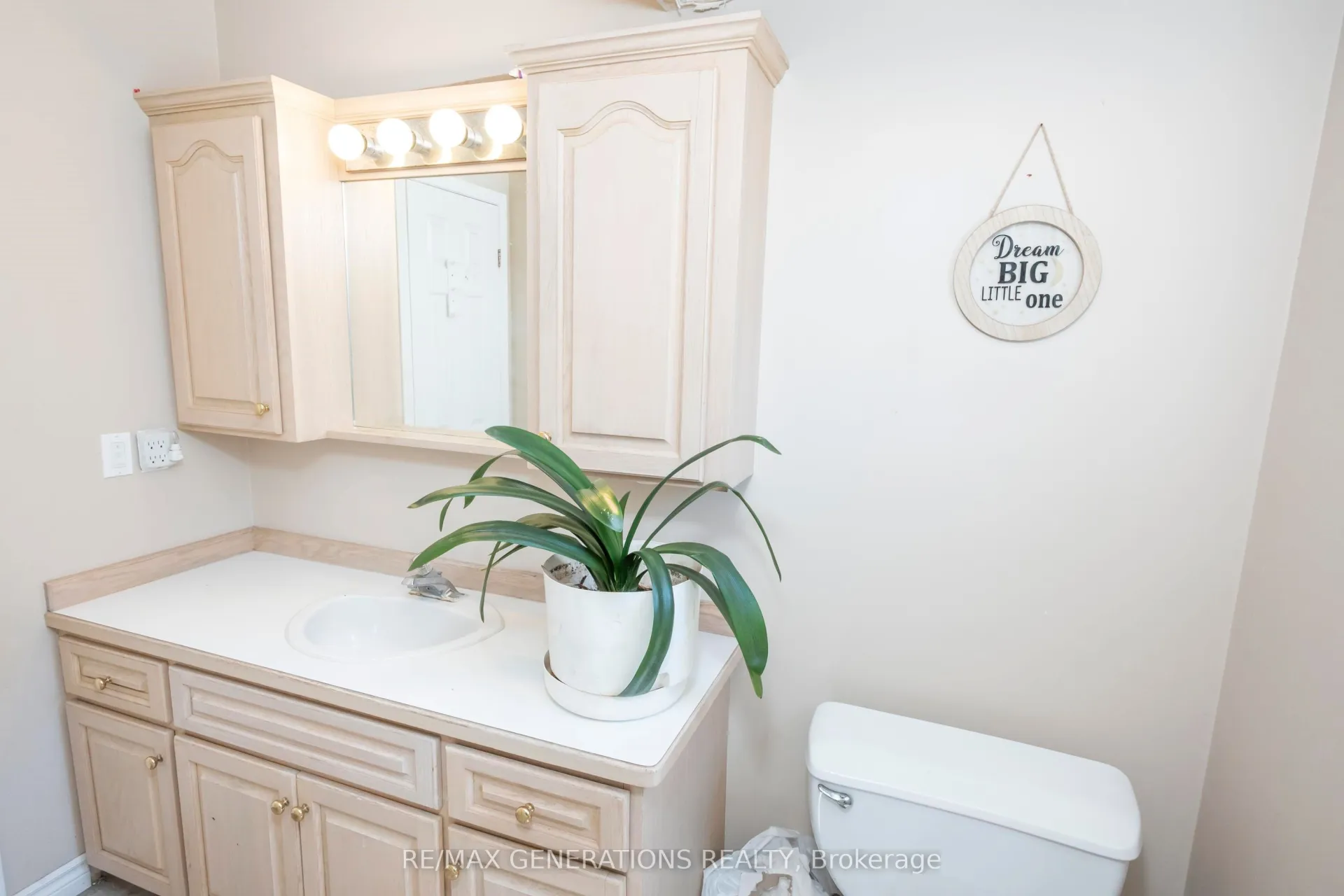 Photo 33 of 215 Linden Court, Thunder Bay, River Terrace — HOMEH