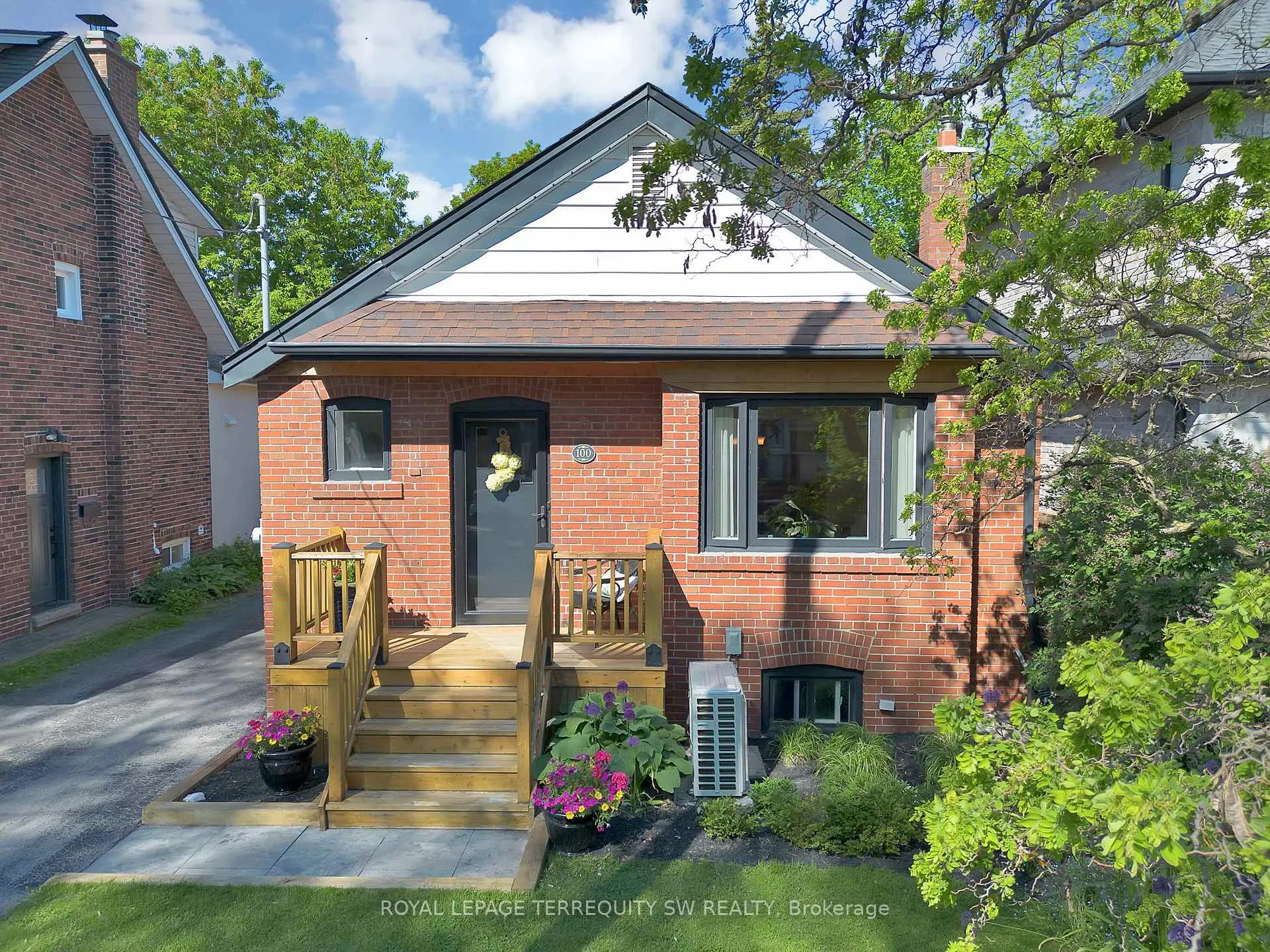 Photo 1 of 100 Harding Boulevard, Scarborough, Birchcliffe-Cliffside — HOMEH