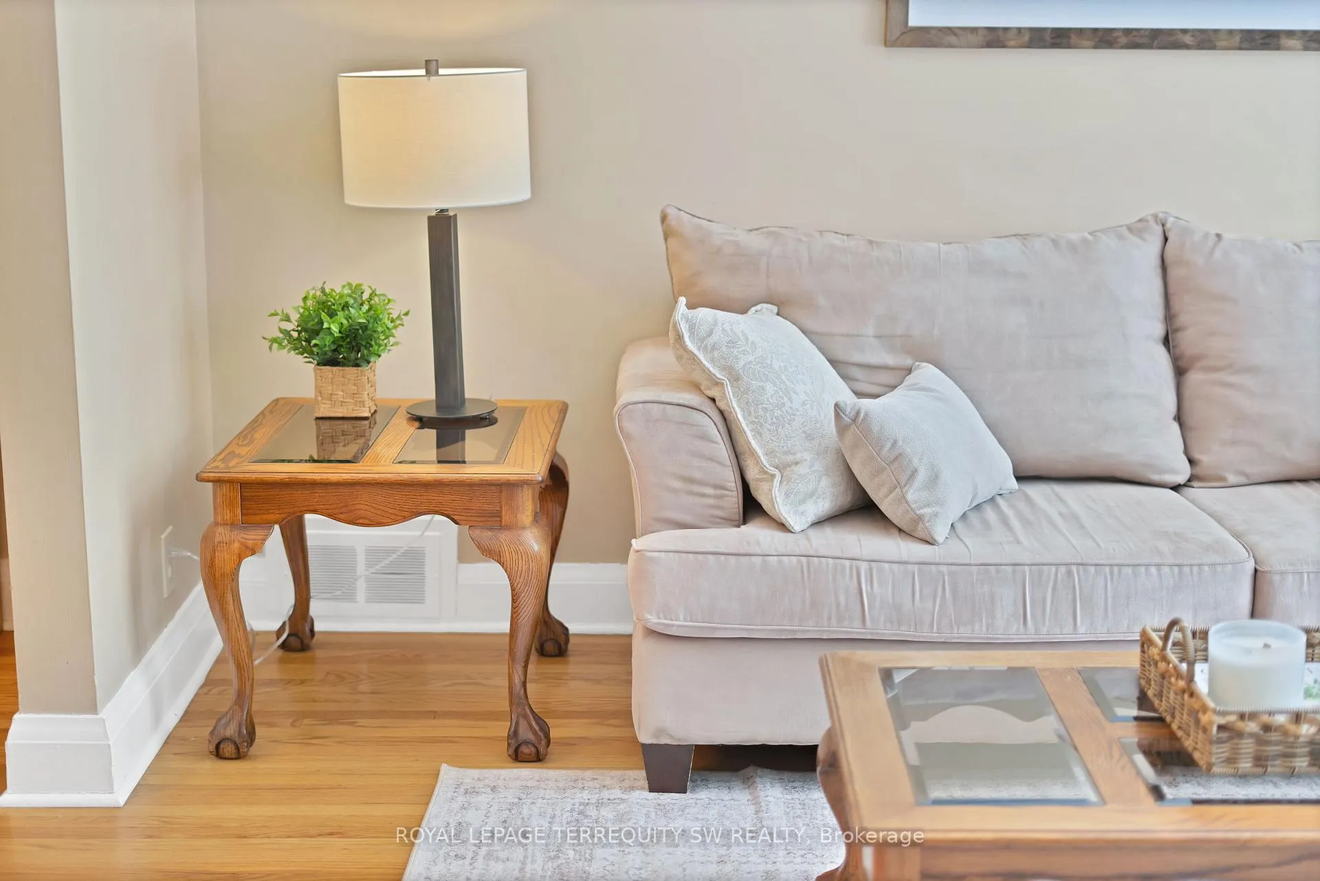 Photo 11 of 100 Harding Boulevard, Scarborough, Birchcliffe-Cliffside — HOMEH