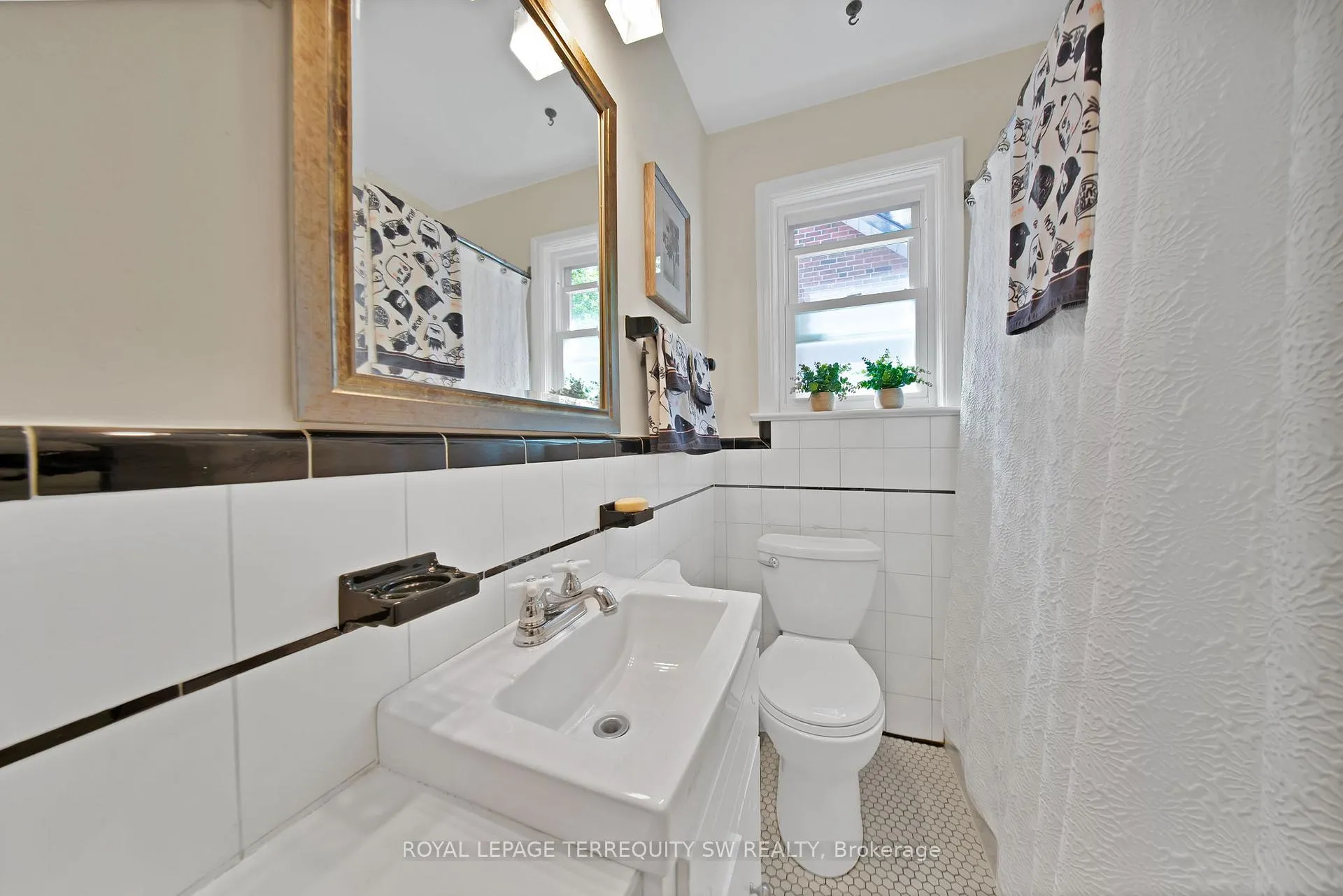 Photo 24 of 100 Harding Boulevard, Scarborough, Birchcliffe-Cliffside — HOMEH