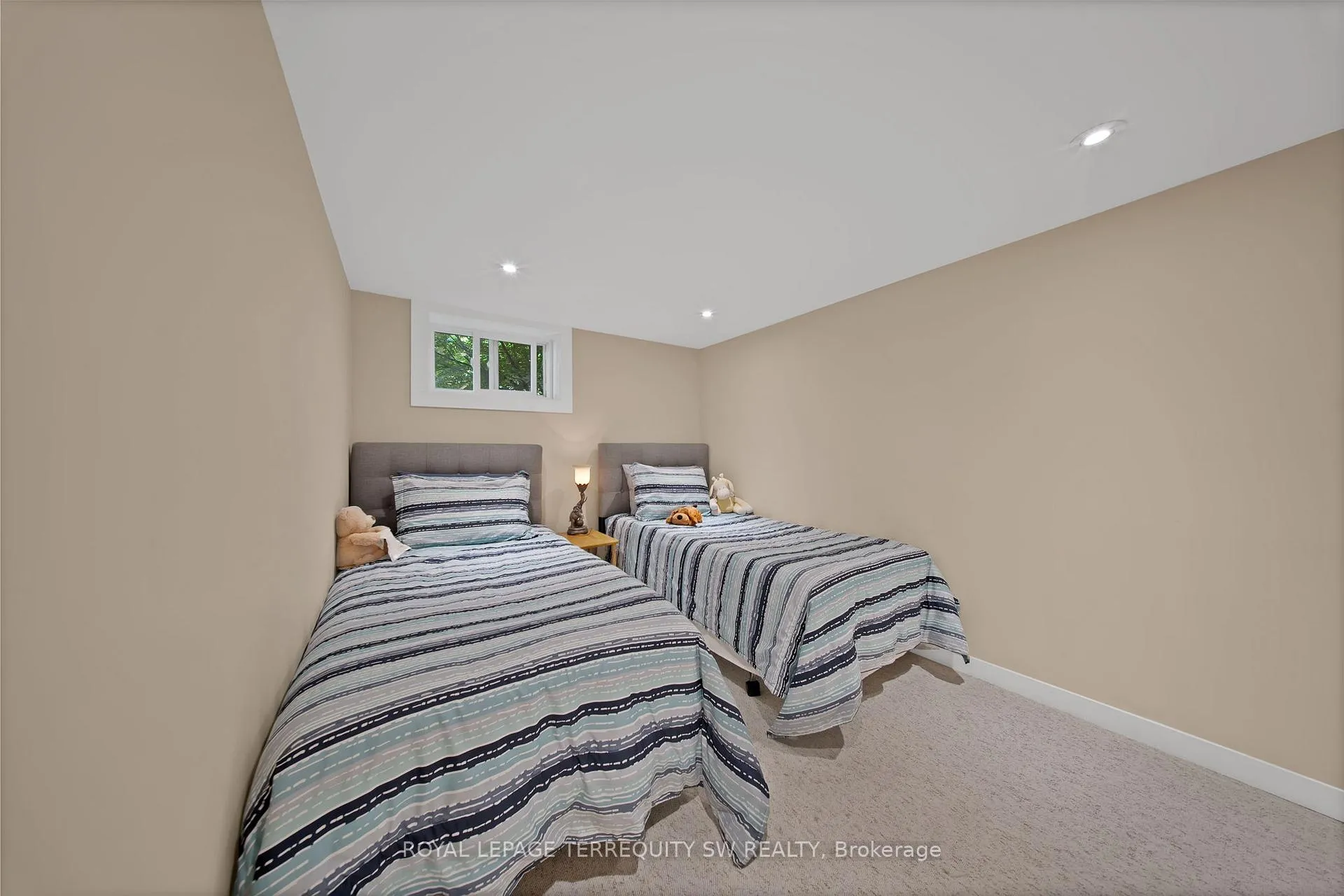 Photo 31 of 100 Harding Boulevard, Scarborough, Birchcliffe-Cliffside — HOMEH