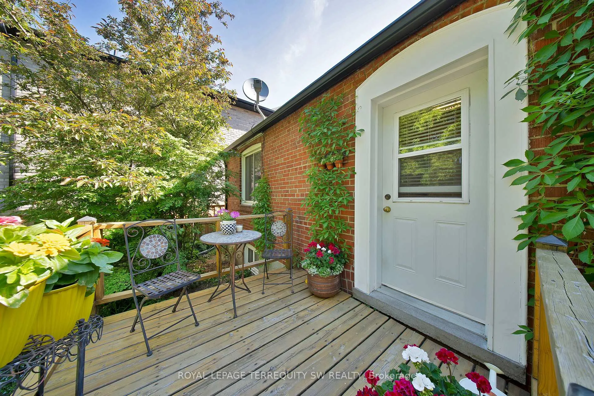 Photo 33 of 100 Harding Boulevard, Scarborough, Birchcliffe-Cliffside — HOMEH