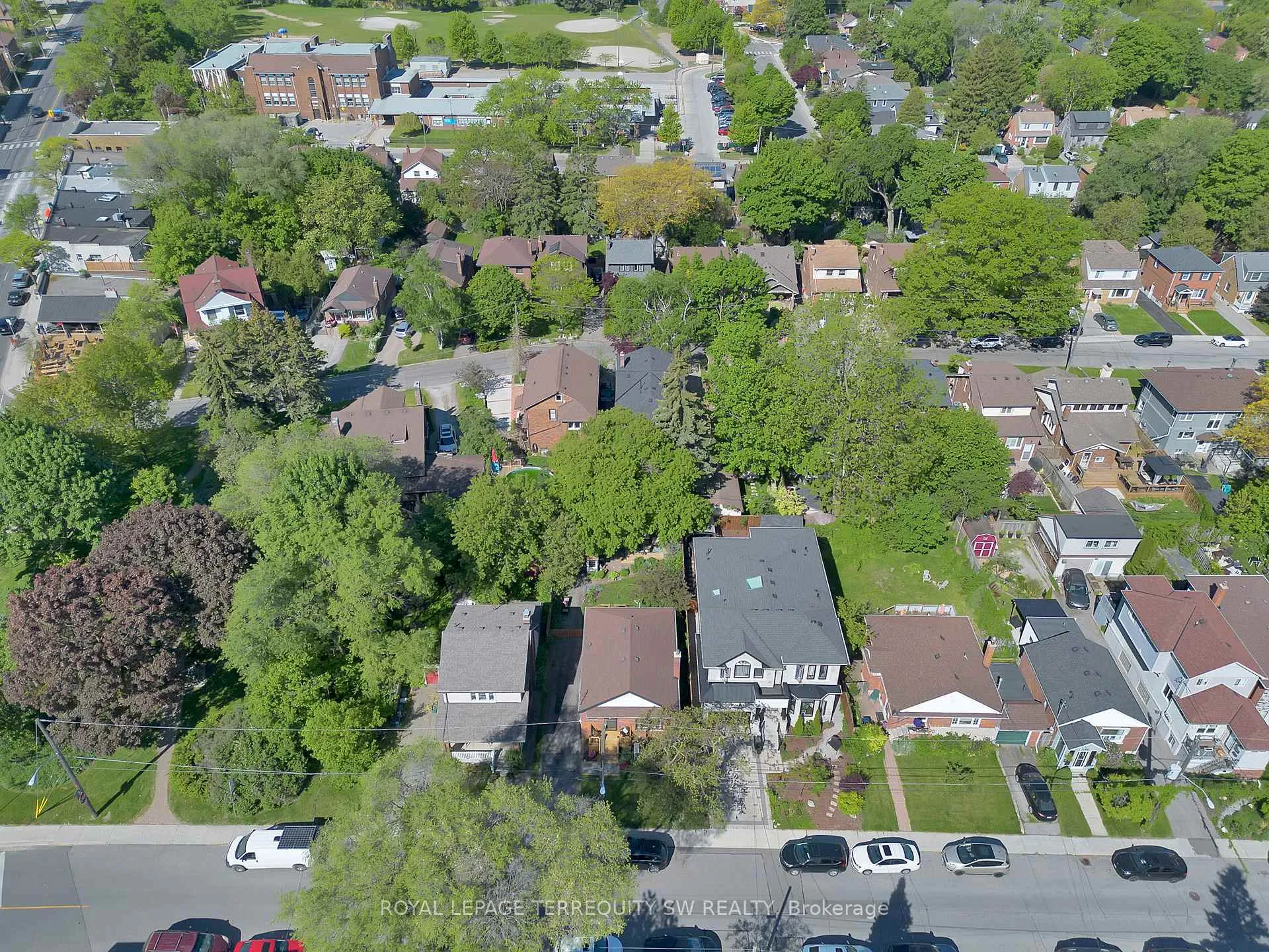 Photo 43 of 100 Harding Boulevard, Scarborough, Birchcliffe-Cliffside — HOMEH