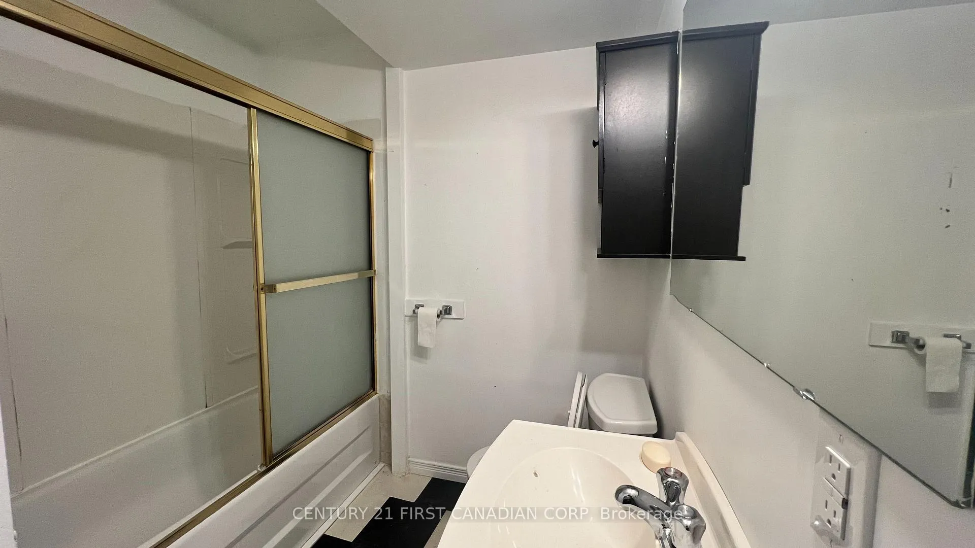 Photo 19 of 362 Wortley Road, London, South G — HOMEH