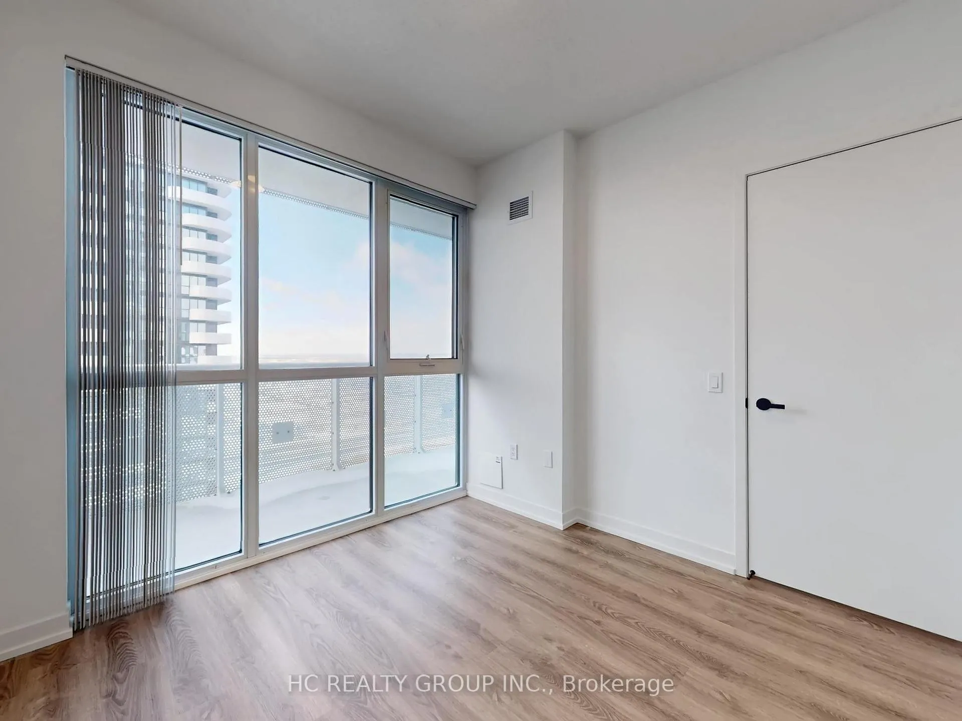 Photo 16 of Unit 5001, 8 Interchange Way, Vaughan, Vaughan Corporate Centre — HOMEH