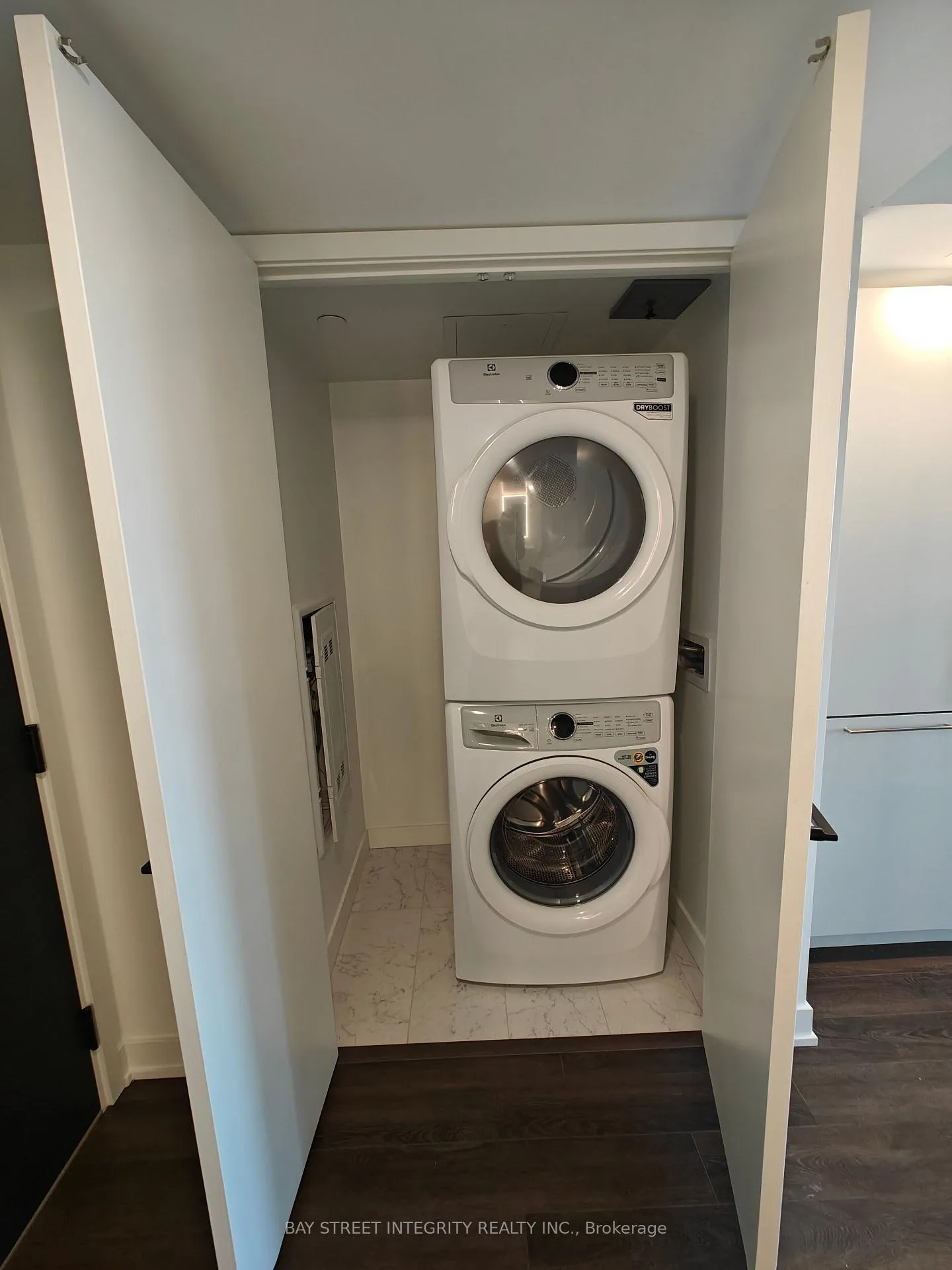 Photo 13 of Unit 1005, 609 Sherbourne Street, Toronto, North St. James Town — HOMEH
