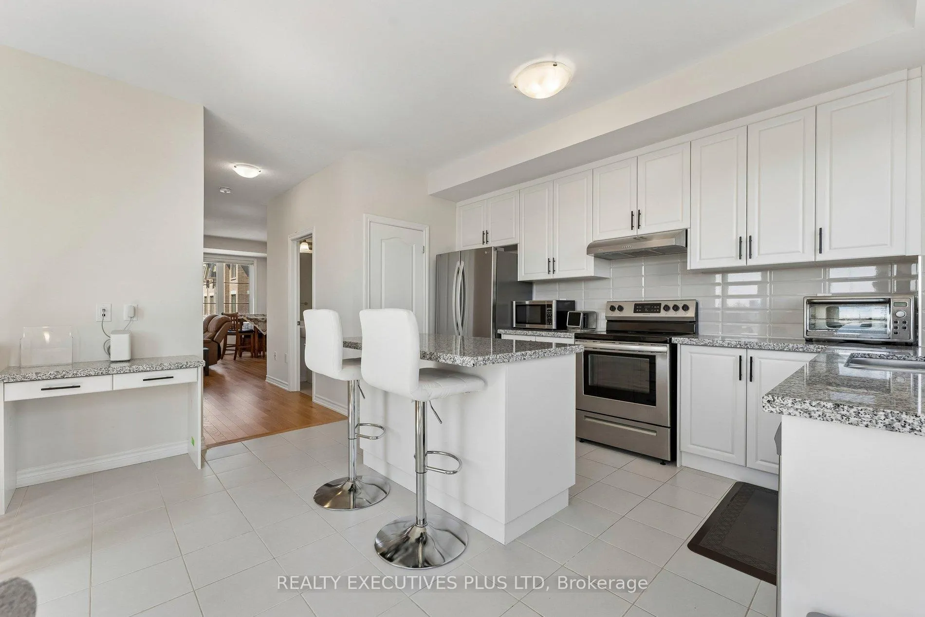 Photo 11 of 12 Vestry Way, Brampton, Goreway Drive Corridor — HOMEH