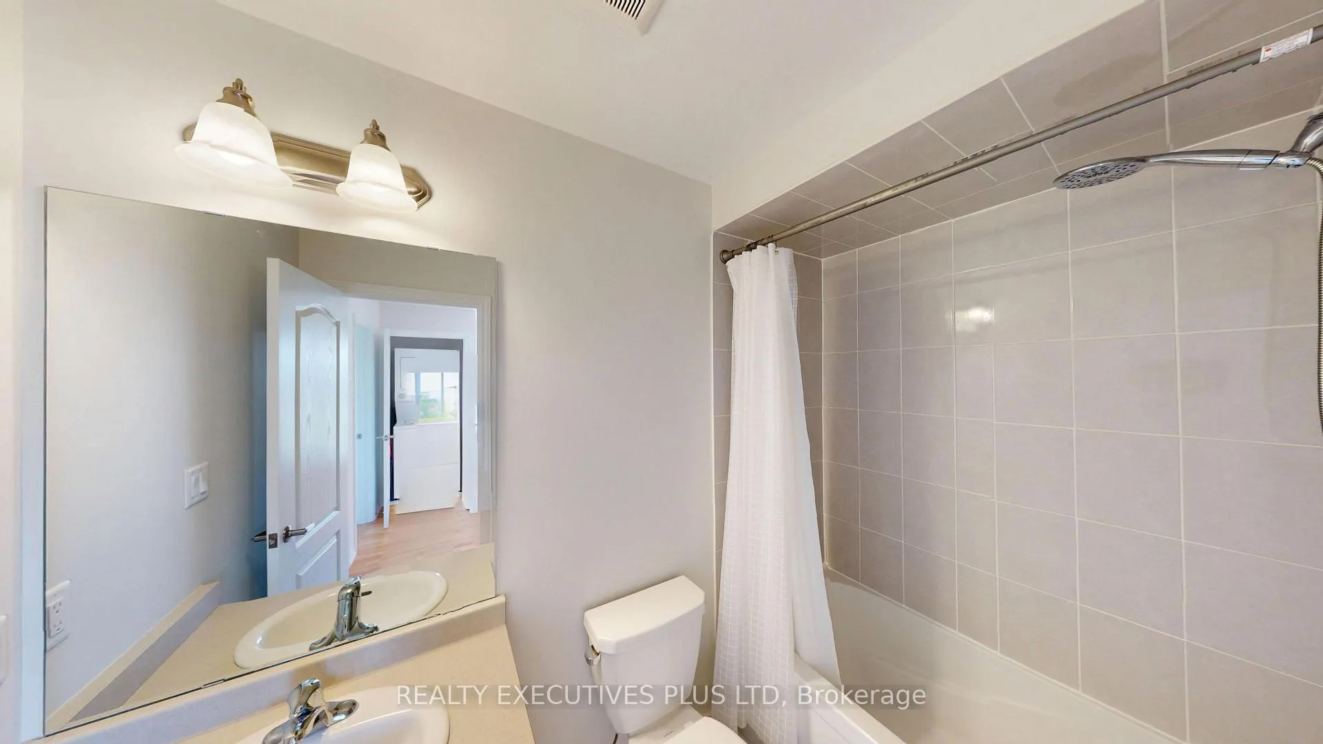 Photo 23 of 12 Vestry Way, Brampton, Goreway Drive Corridor — HOMEH