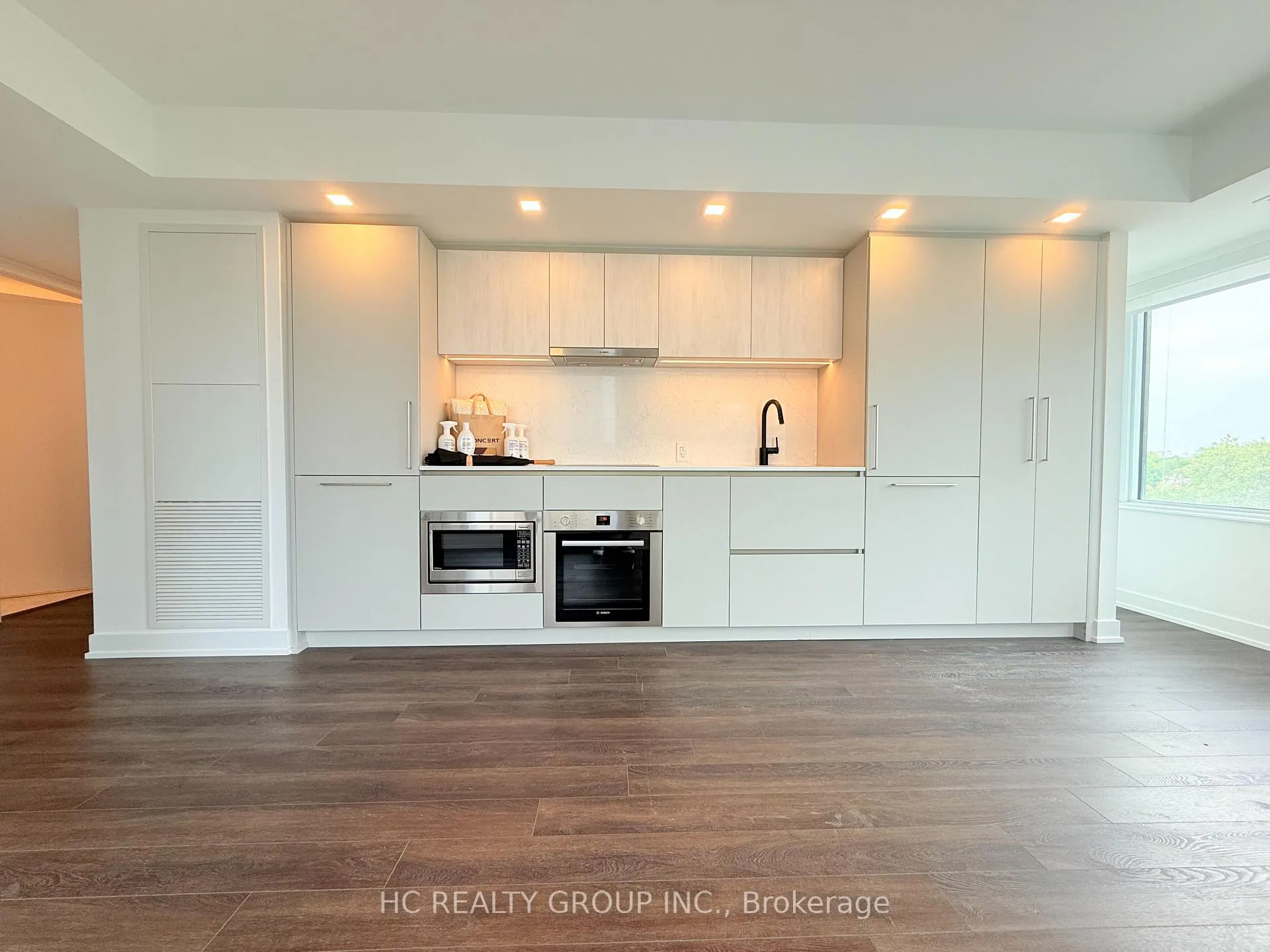 Photo 8 of Unit 610, 609 Sherbourne Street, Toronto, North St. James Town — HOMEH