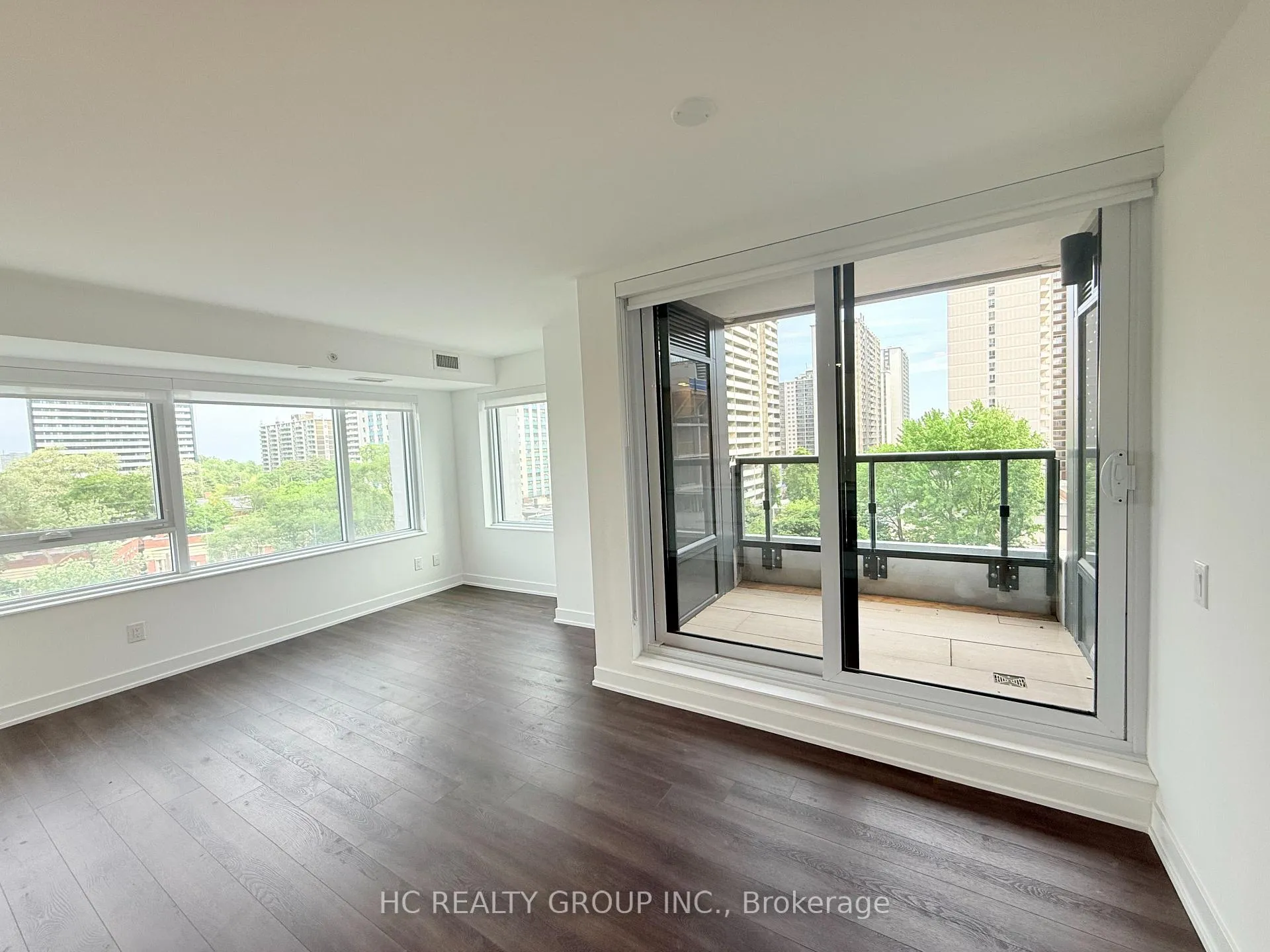 Photo 12 of Unit 610, 609 Sherbourne Street, Toronto, North St. James Town — HOMEH