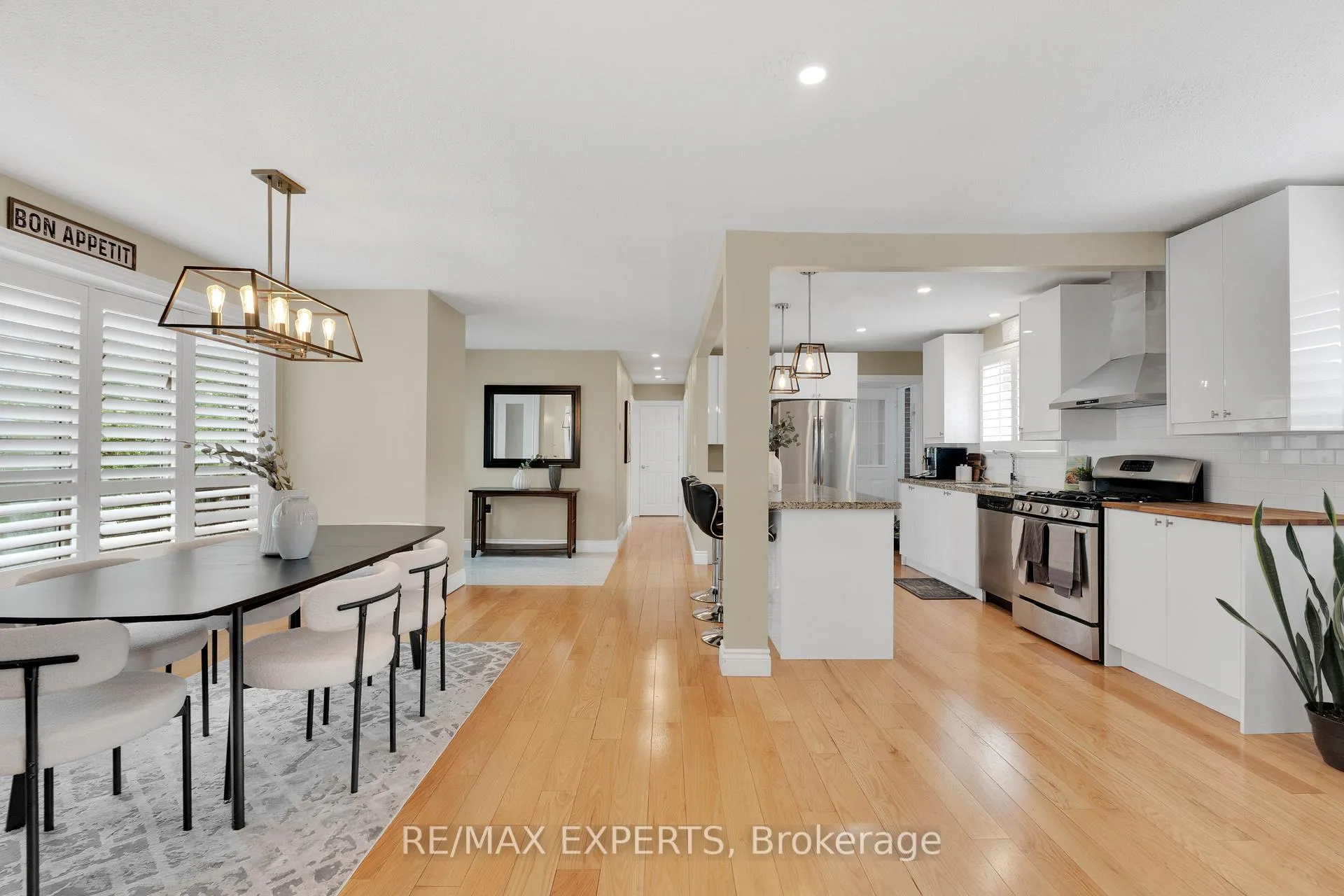 Photo 8 of 35 Lawrence Avenue, Orangeville — HOMEH