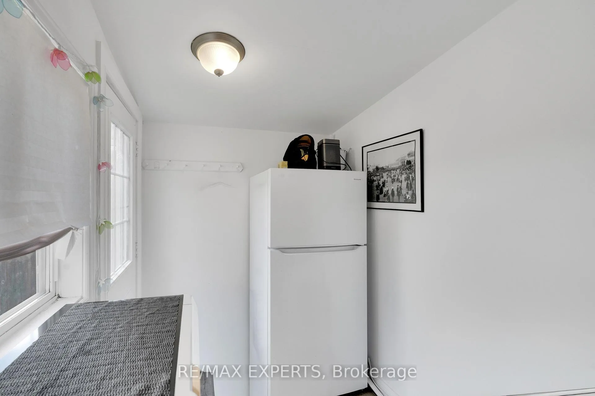 Photo 17 of 35 Lawrence Avenue, Orangeville — HOMEH
