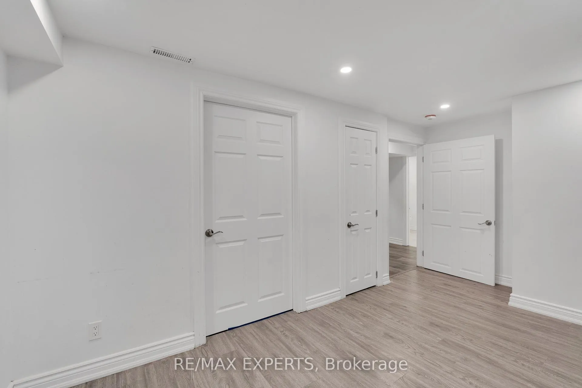 Photo 22 of 35 Lawrence Avenue, Orangeville — HOMEH