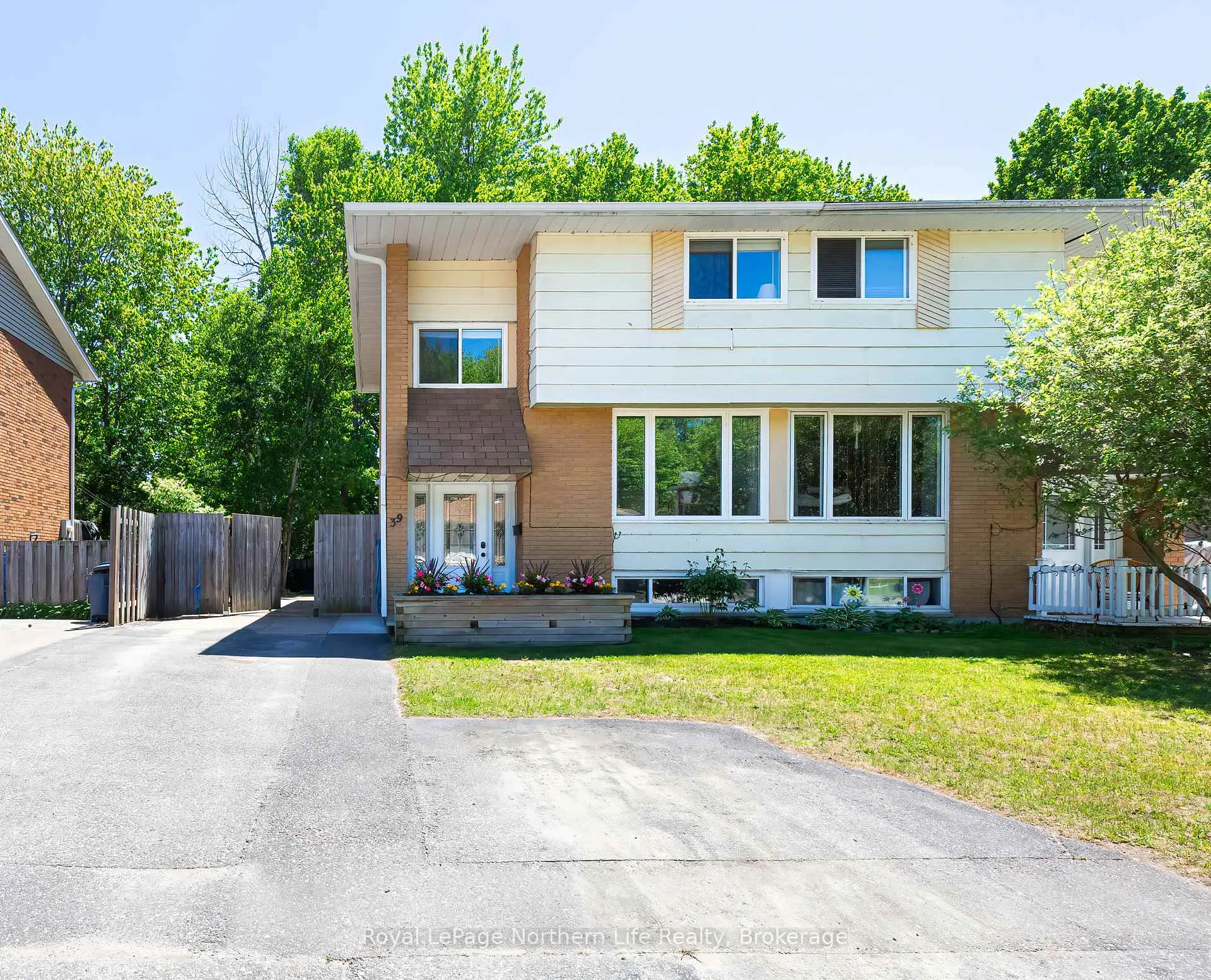 Photo 1 of 39 Lovell Avenue, North Bay, Ferris — HOMEH