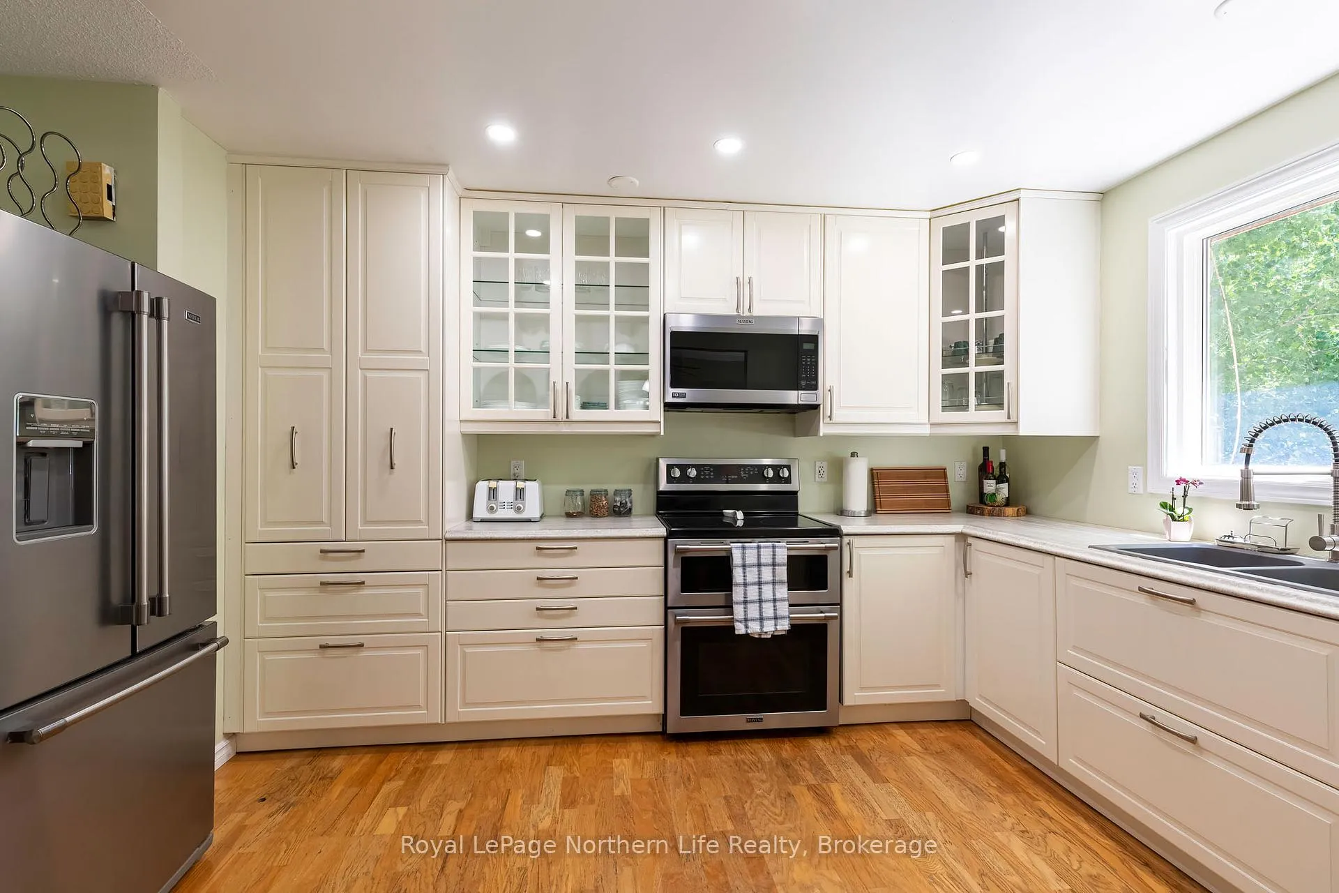 Photo 7 of 39 Lovell Avenue, North Bay, Ferris — HOMEH