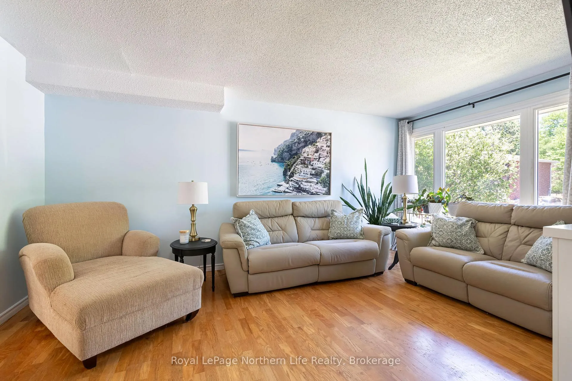 Photo 10 of 39 Lovell Avenue, North Bay, Ferris — HOMEH