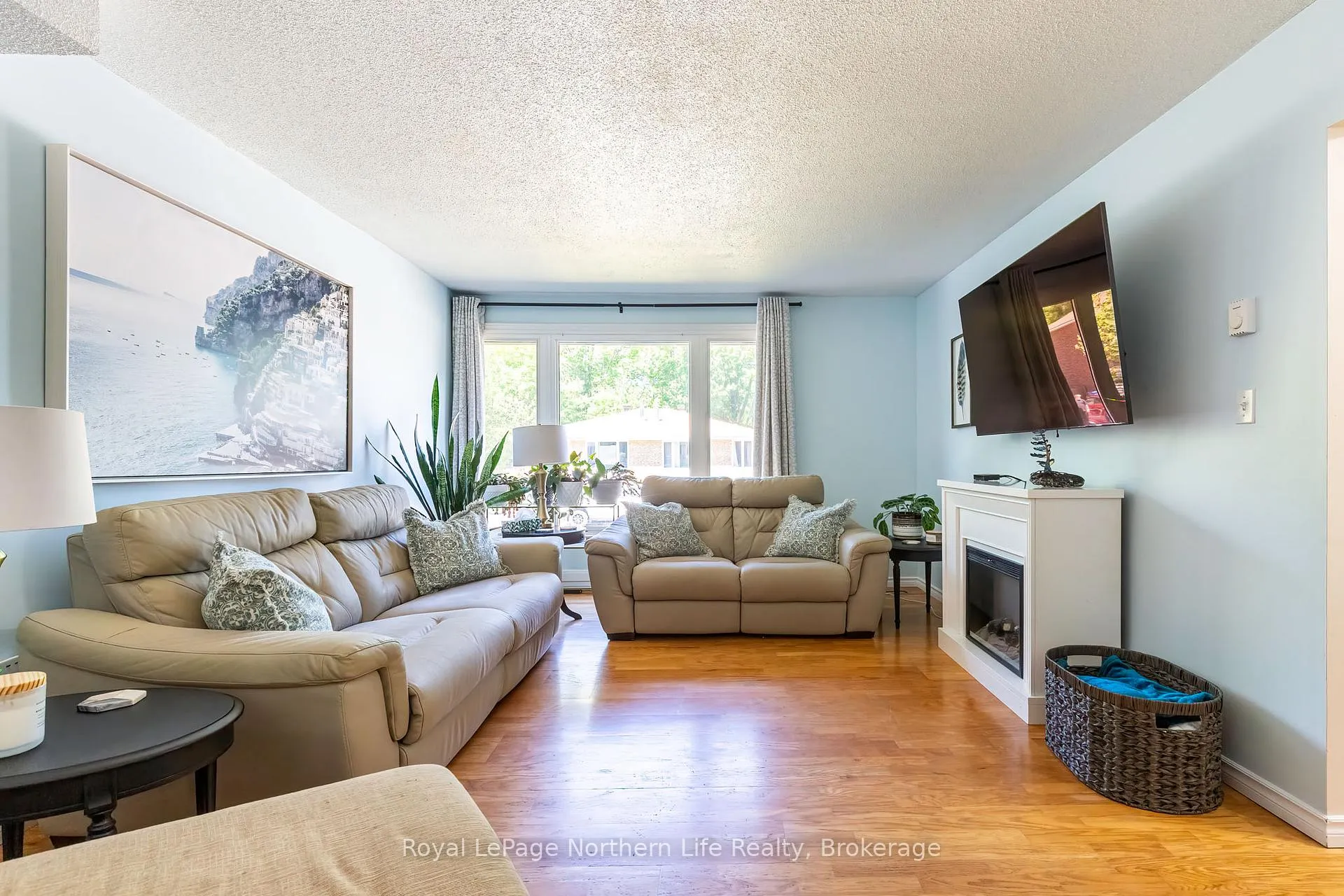 Photo 11 of 39 Lovell Avenue, North Bay, Ferris — HOMEH