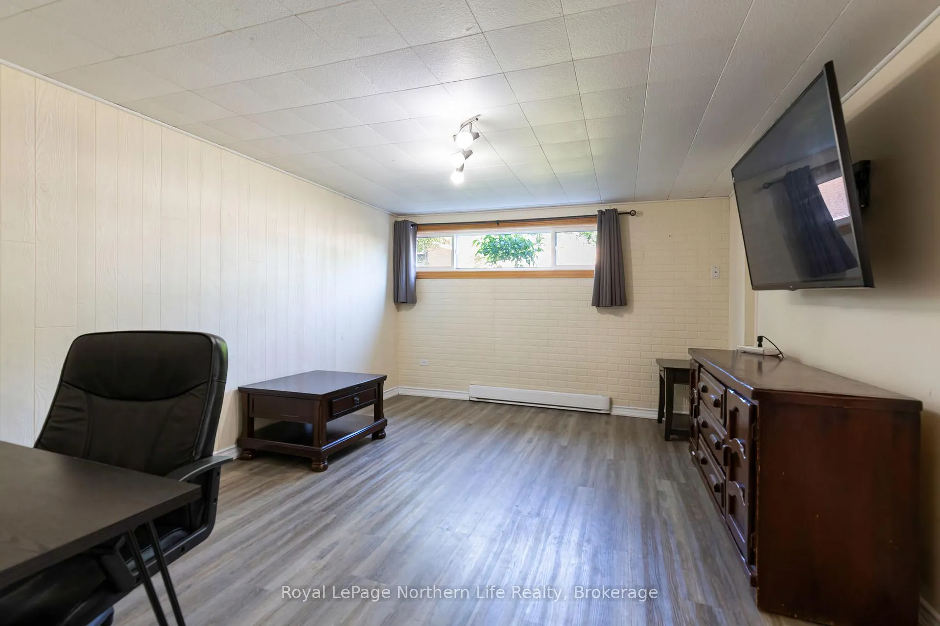 Photo 27 of 39 Lovell Avenue, North Bay, Ferris — HOMEH