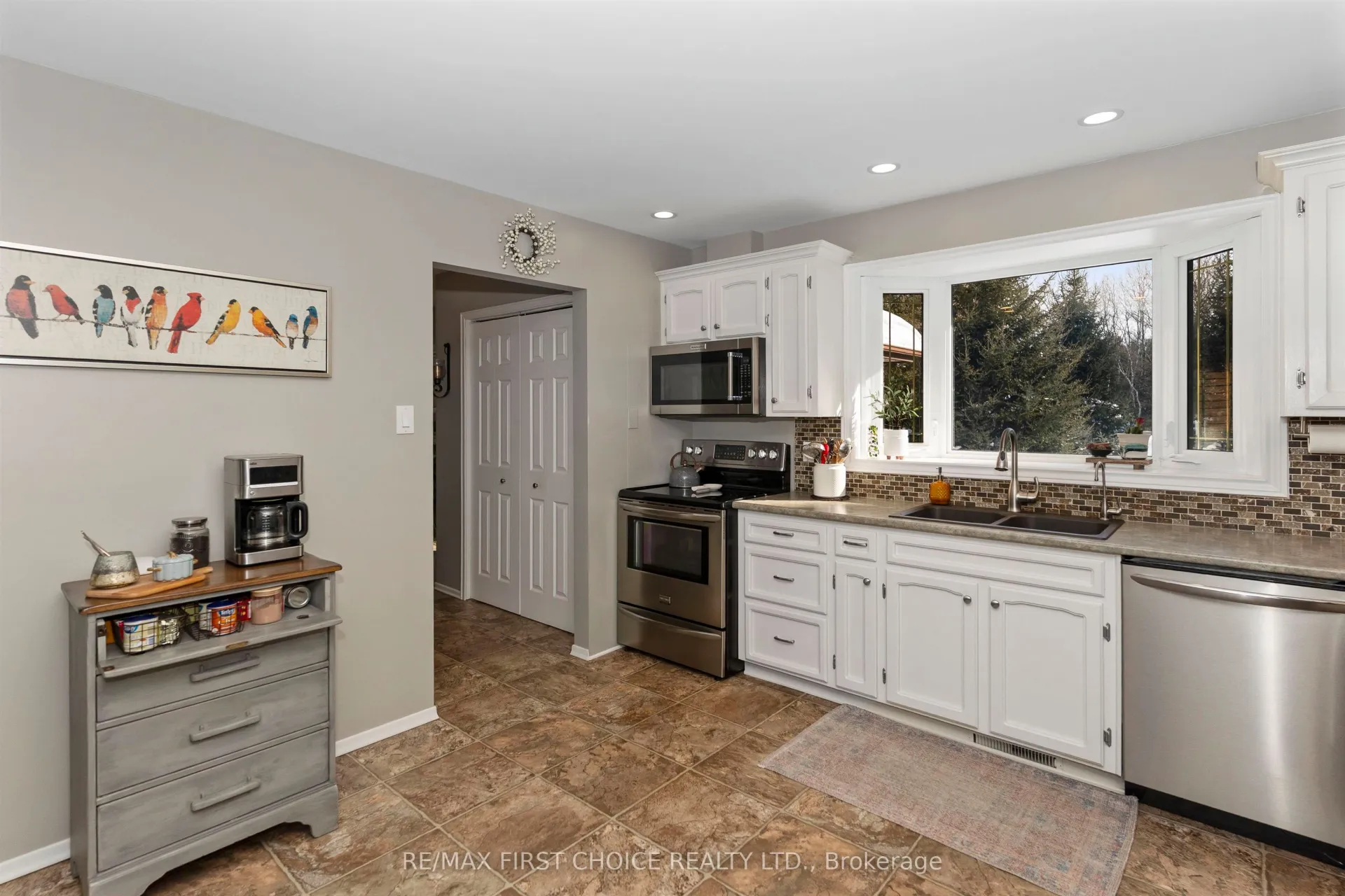 Photo 7 of 1710 Kerega Road, Thunder Bay, Rosslyn Road — HOMEH