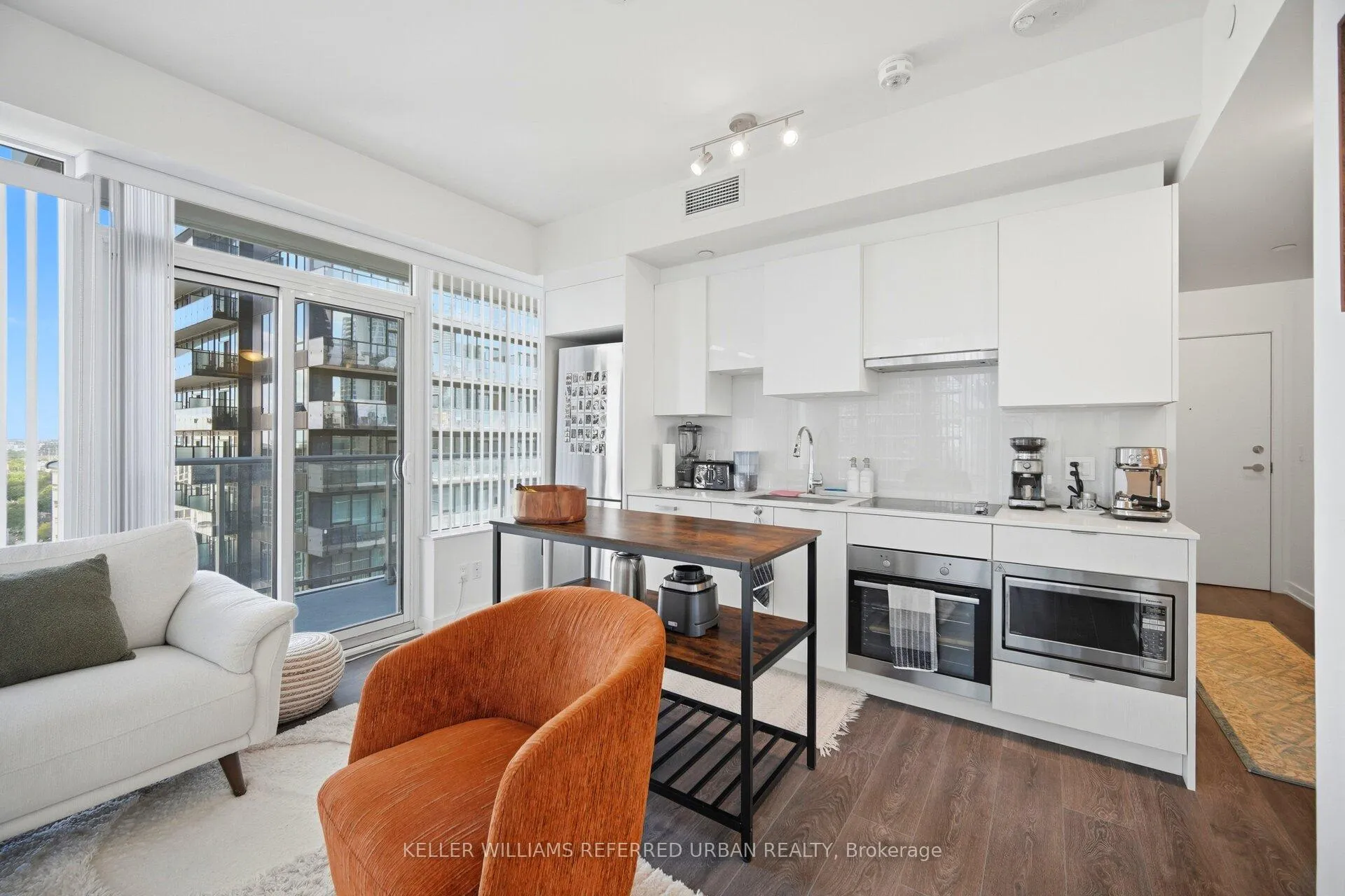 Photo 2 of Unit 1803, 195 Redpath Avenue, Toronto, Mount Pleasant West — HOMEH