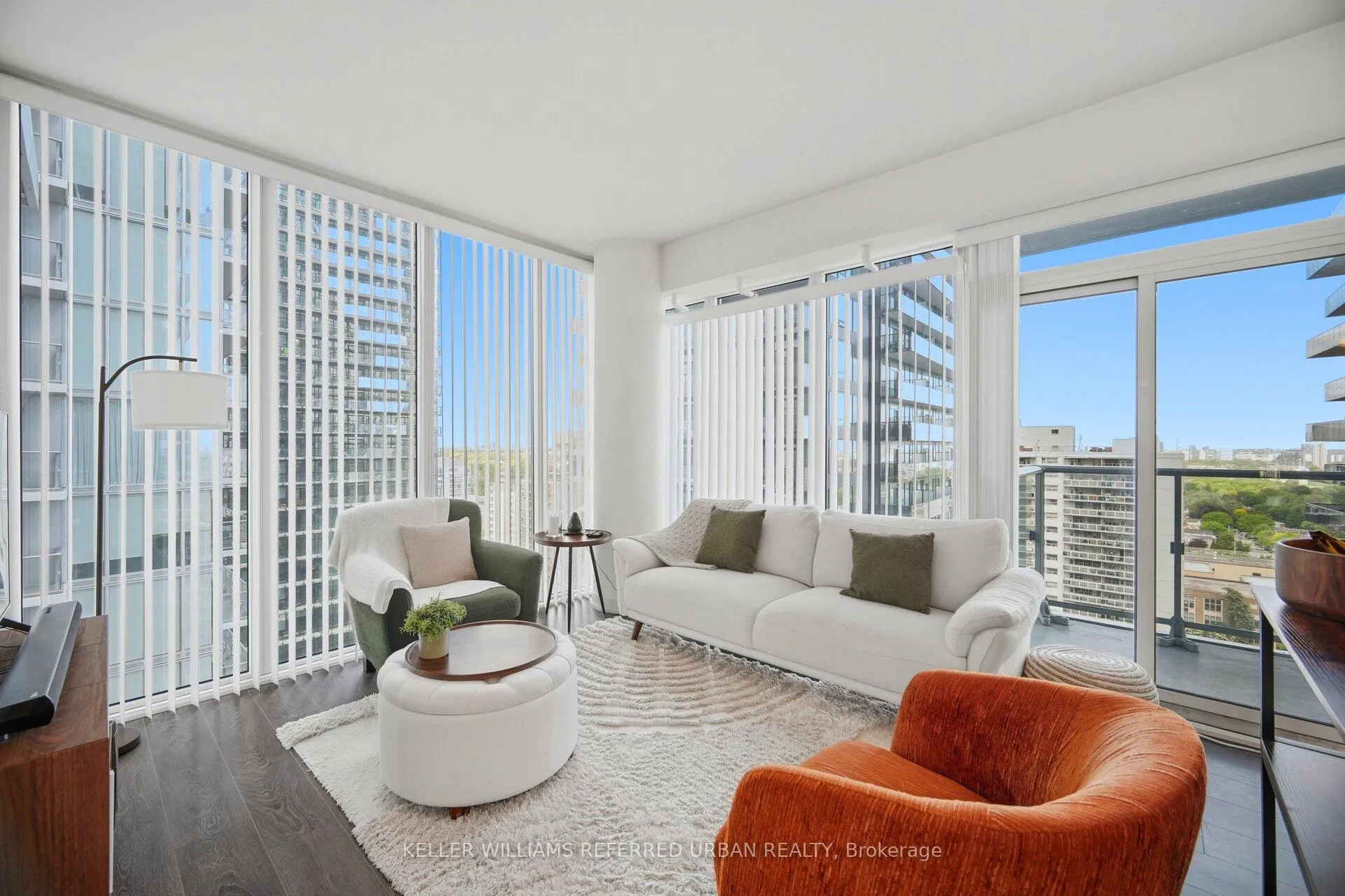 Photo 6 of Unit 1803, 195 Redpath Avenue, Toronto, Mount Pleasant West — HOMEH