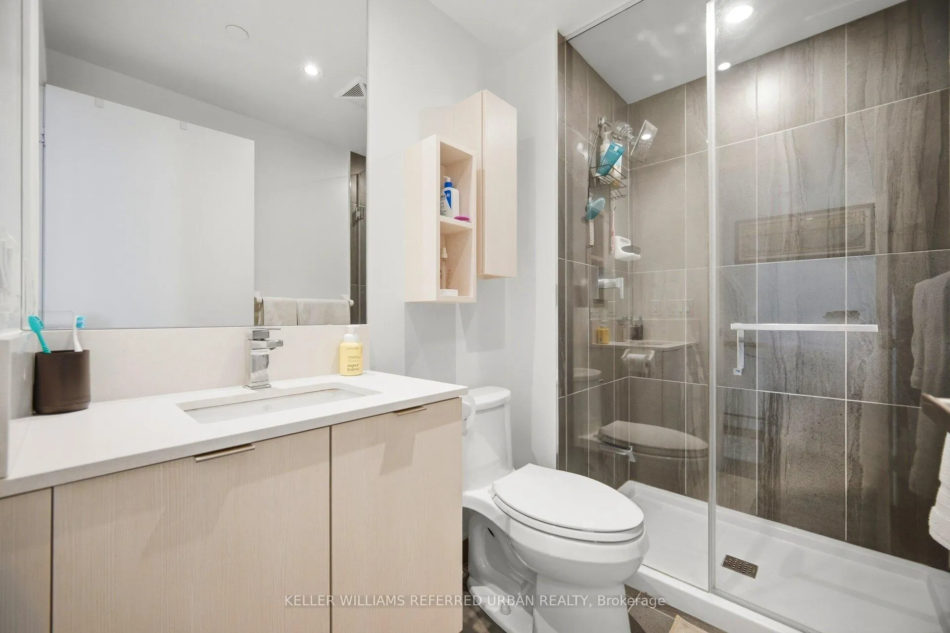 Photo 10 of Unit 1803, 195 Redpath Avenue, Toronto, Mount Pleasant West — HOMEH