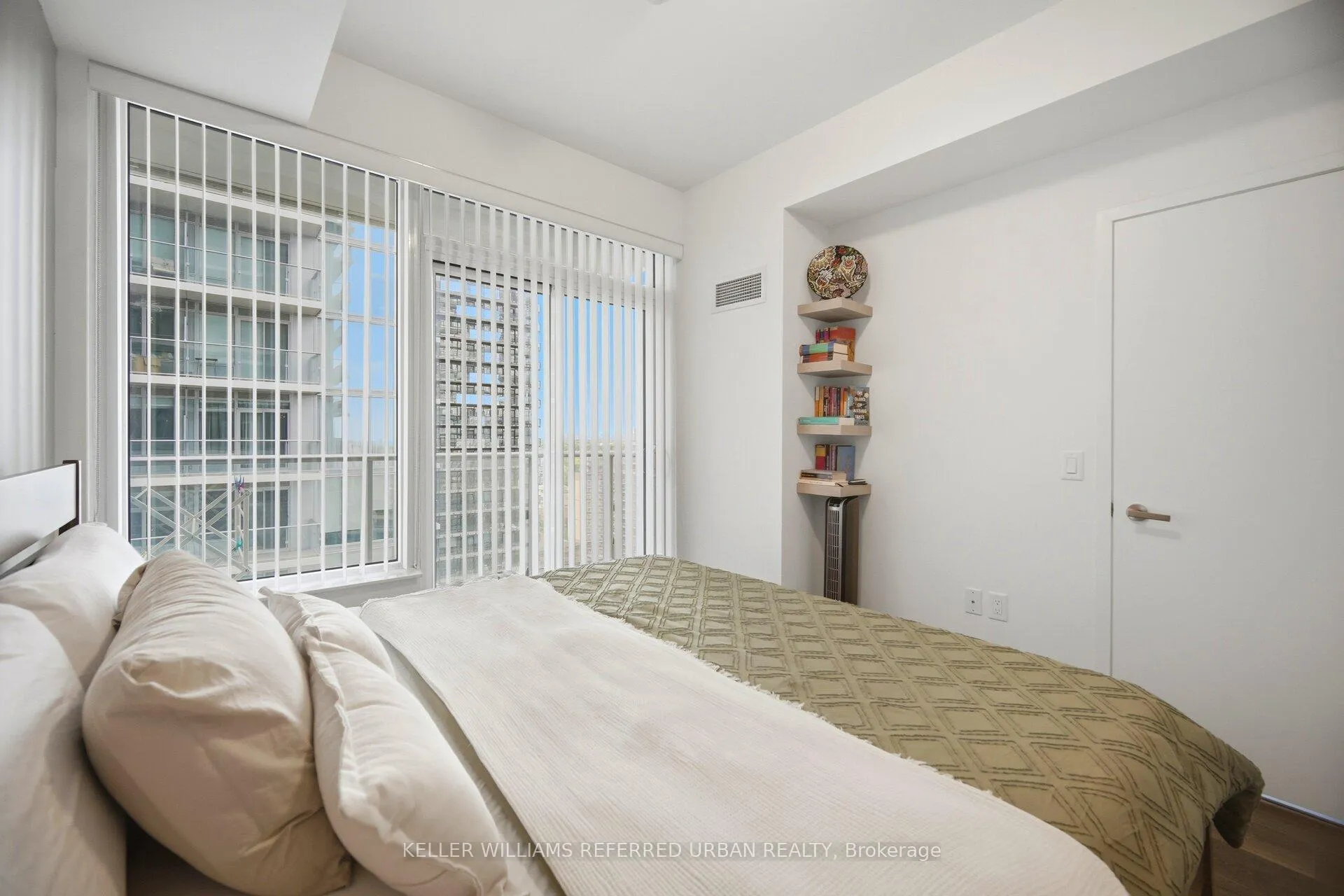 Photo 14 of Unit 1803, 195 Redpath Avenue, Toronto, Mount Pleasant West — HOMEH