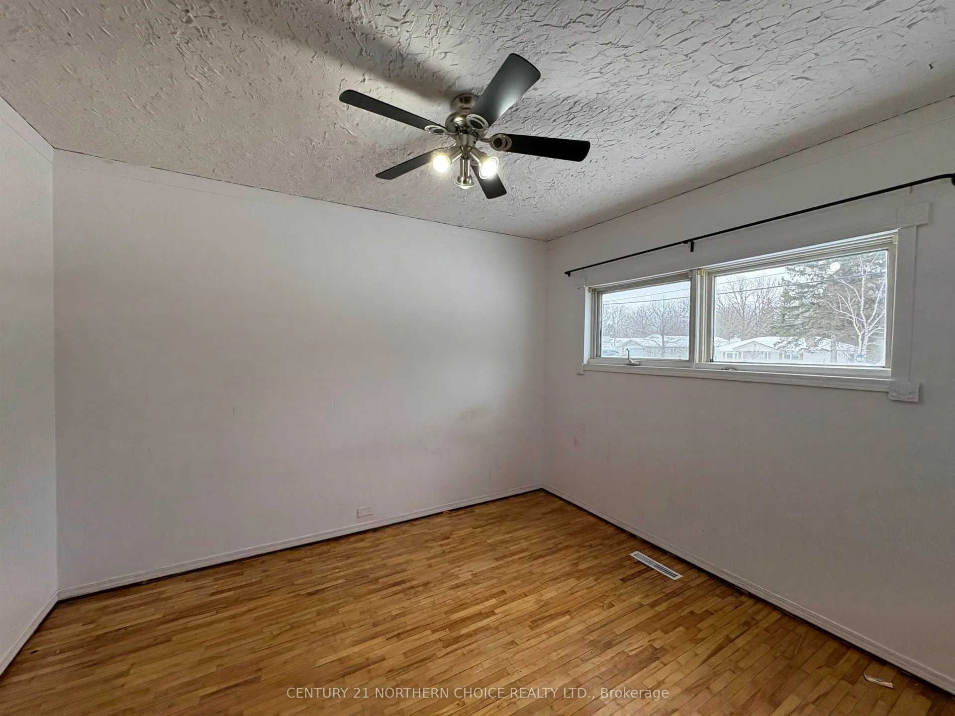 Photo 14 of 1232 Sunset Drive, Fort Frances — HOMEH