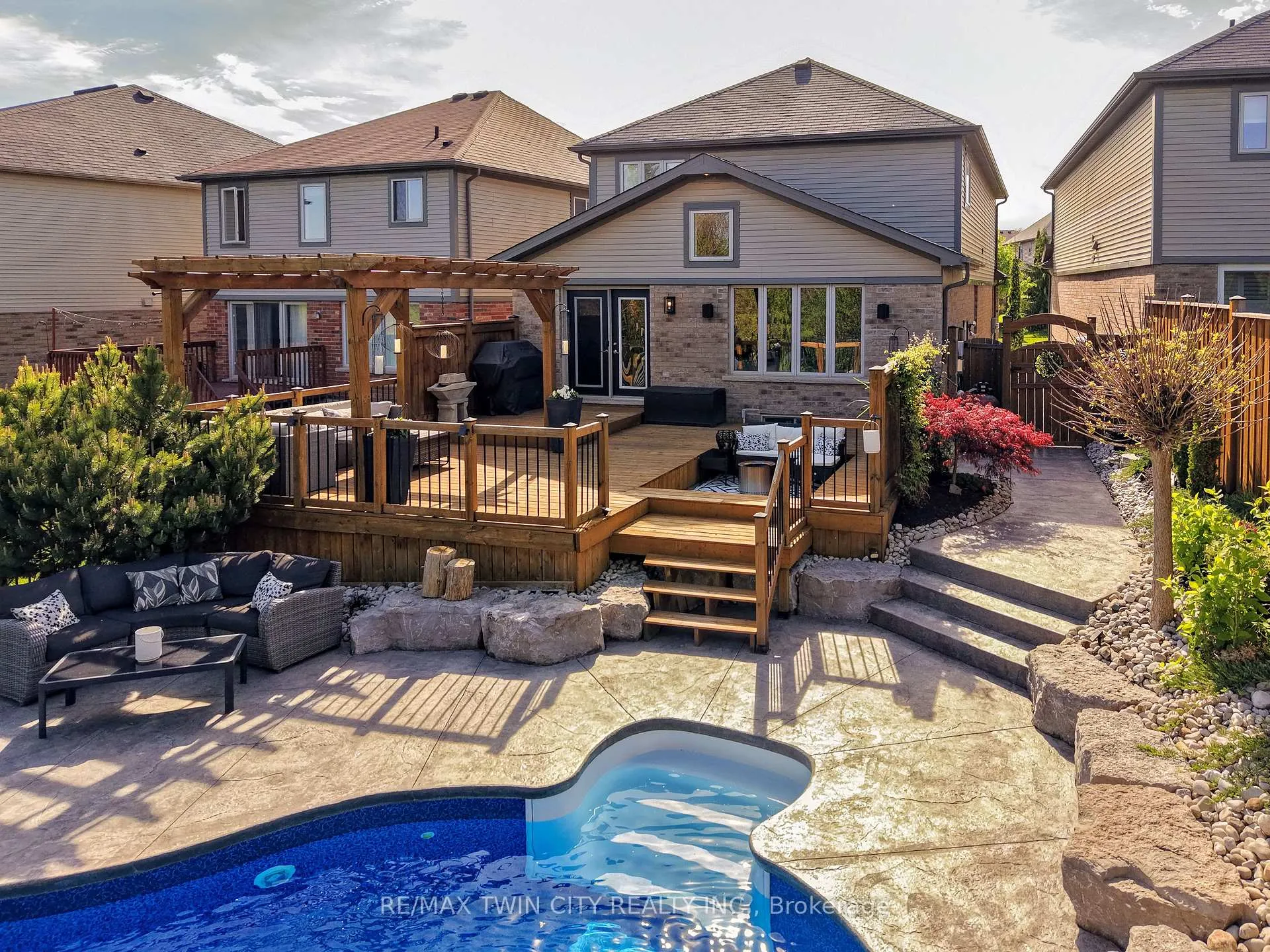 Photo 5 of 78 Forest Creek Drive, Kitchener — HOMEH
