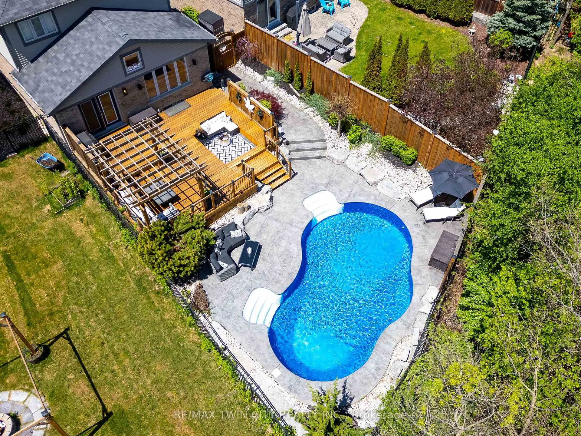 Photo 49 of 78 Forest Creek Drive, Kitchener — HOMEH