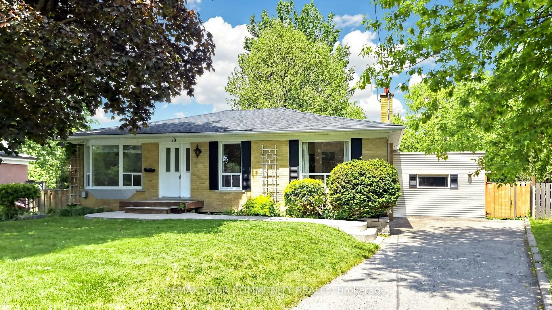 Photo 1 of 10 Winlaw Place, Markham, Old Markham Village — HOMEH