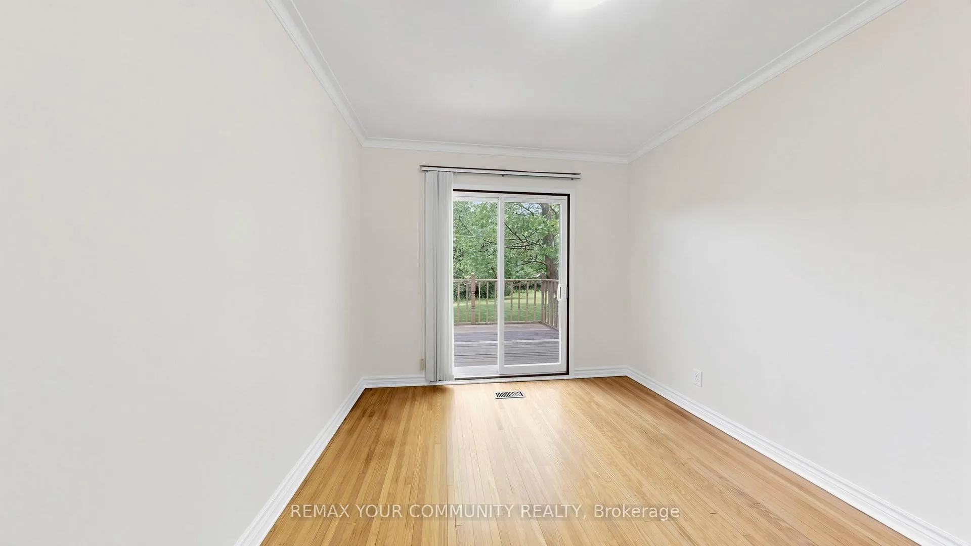 Photo 8 of 10 Winlaw Place, Markham, Old Markham Village — HOMEH