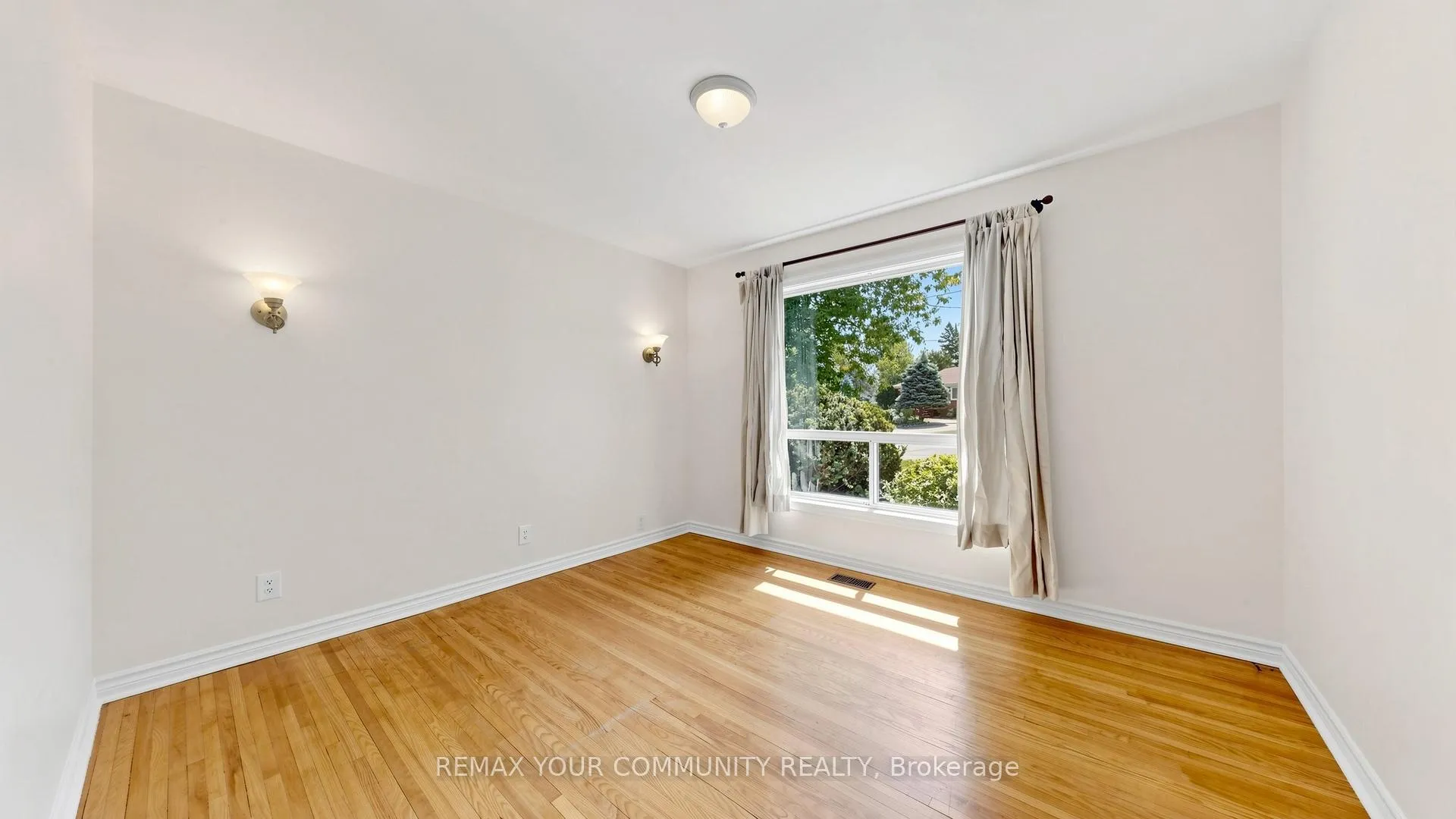 Photo 15 of 10 Winlaw Place, Markham, Old Markham Village — HOMEH