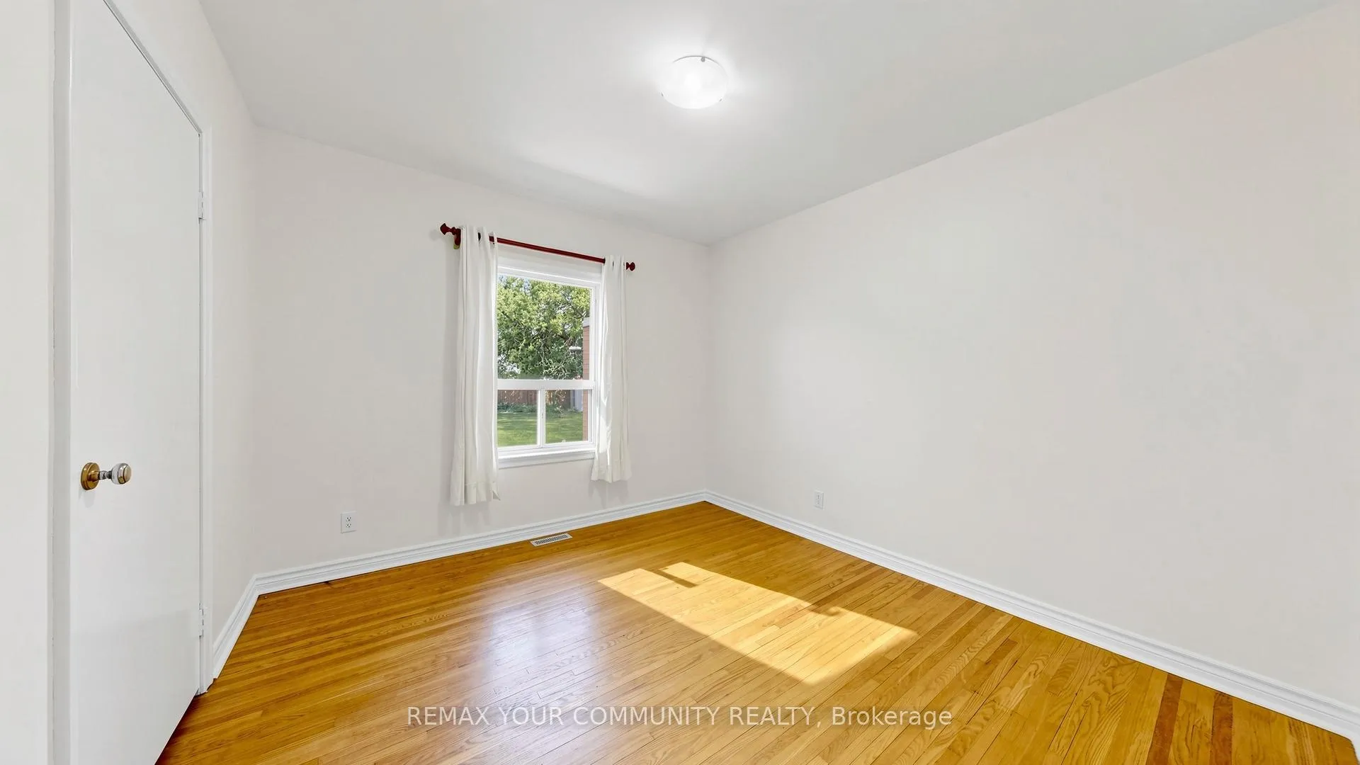 Photo 17 of 10 Winlaw Place, Markham, Old Markham Village — HOMEH