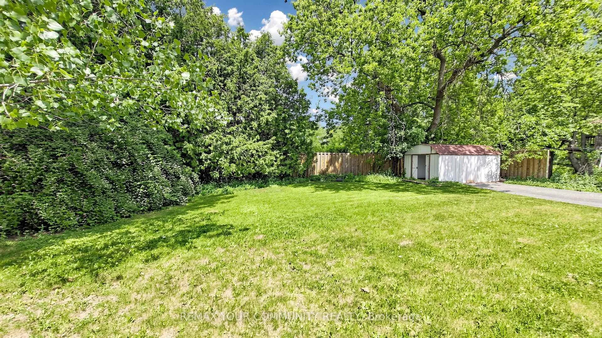 Photo 39 of 10 Winlaw Place, Markham, Old Markham Village — HOMEH