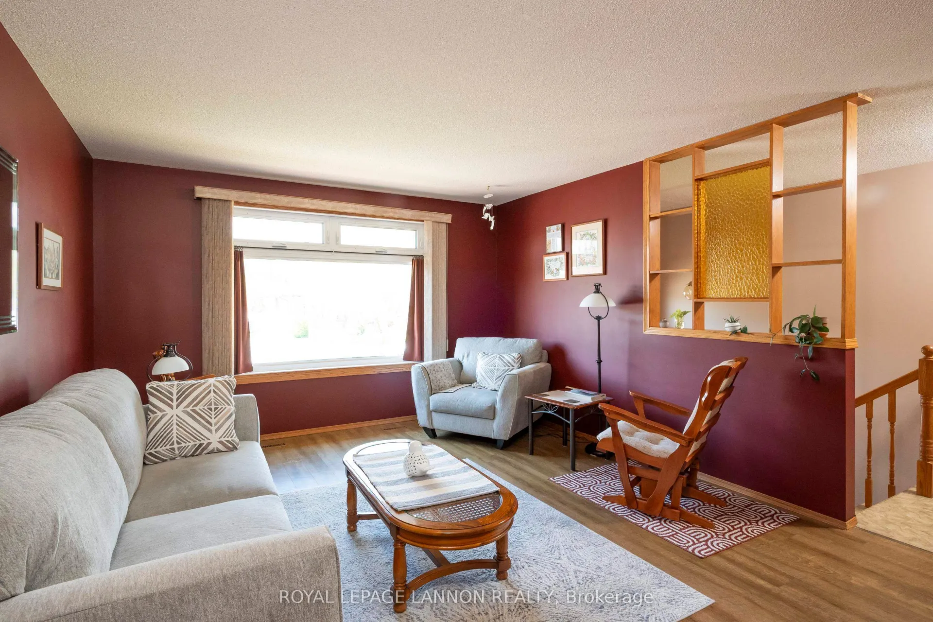 Photo 3 of 400 Randall Court, Thunder Bay, John Street North — HOMEH