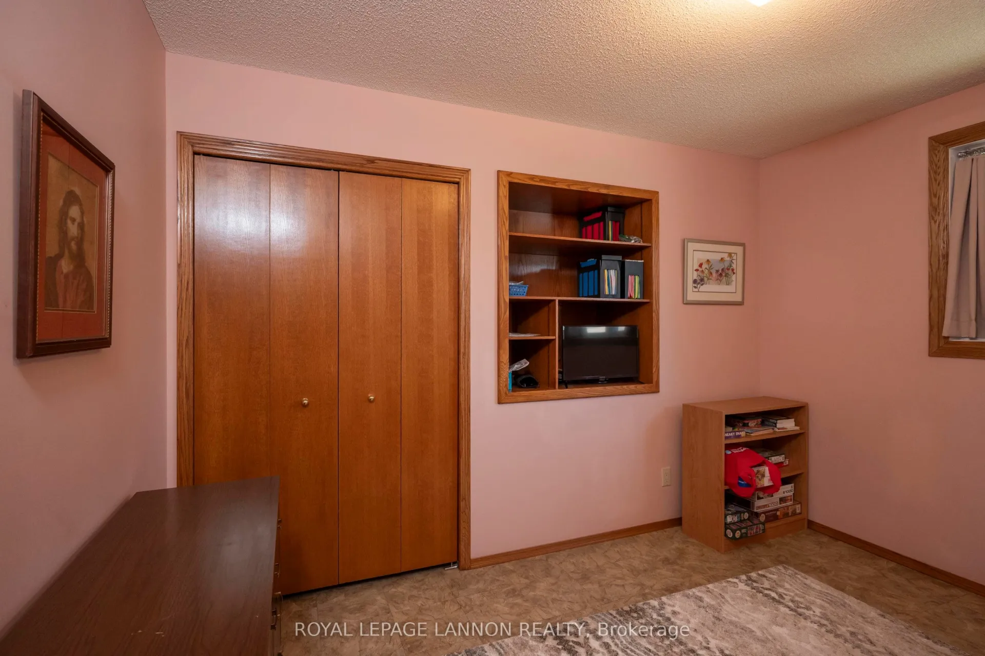 Photo 22 of 400 Randall Court, Thunder Bay, John Street North — HOMEH