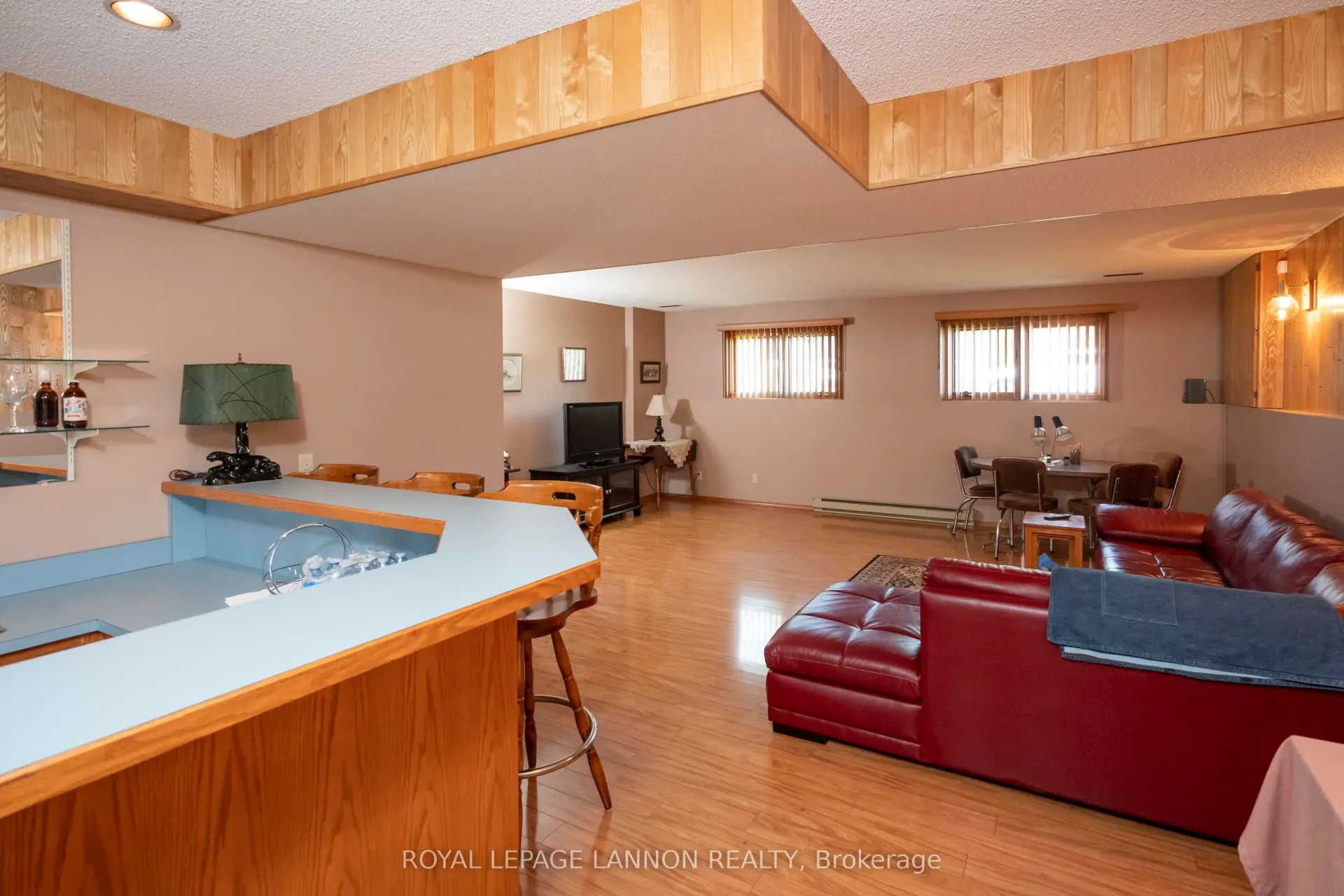 Photo 34 of 400 Randall Court, Thunder Bay, John Street North — HOMEH