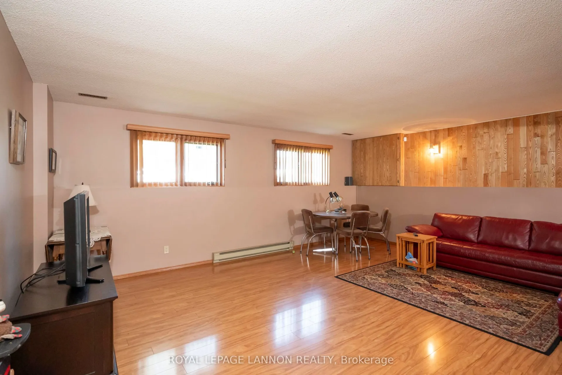 Photo 35 of 400 Randall Court, Thunder Bay, John Street North — HOMEH