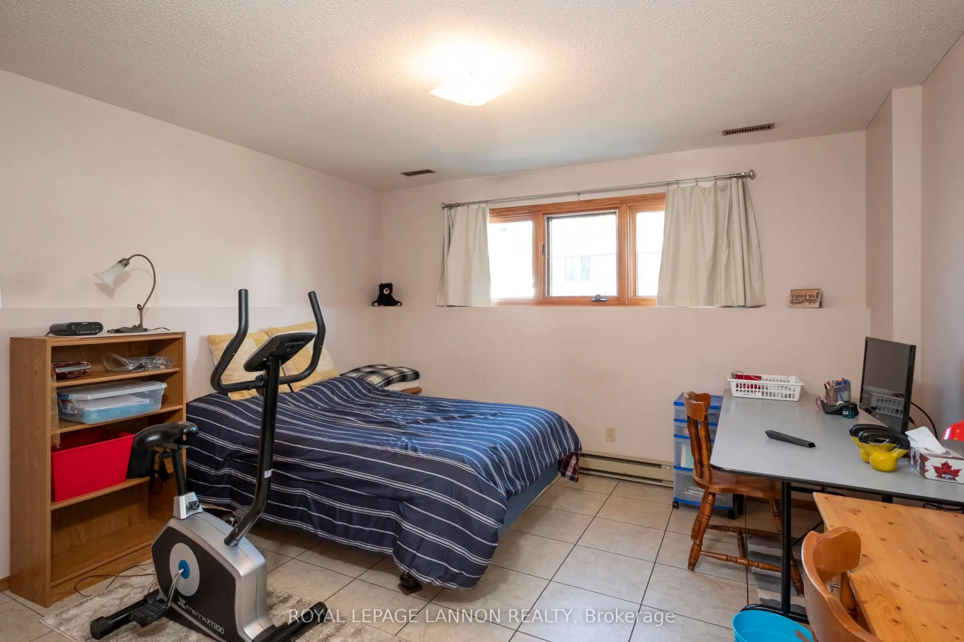 Photo 40 of 400 Randall Court, Thunder Bay, John Street North — HOMEH
