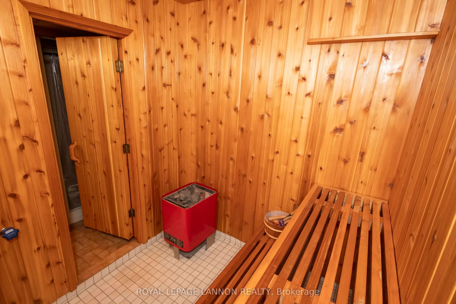 Photo 42 of 400 Randall Court, Thunder Bay, John Street North — HOMEH
