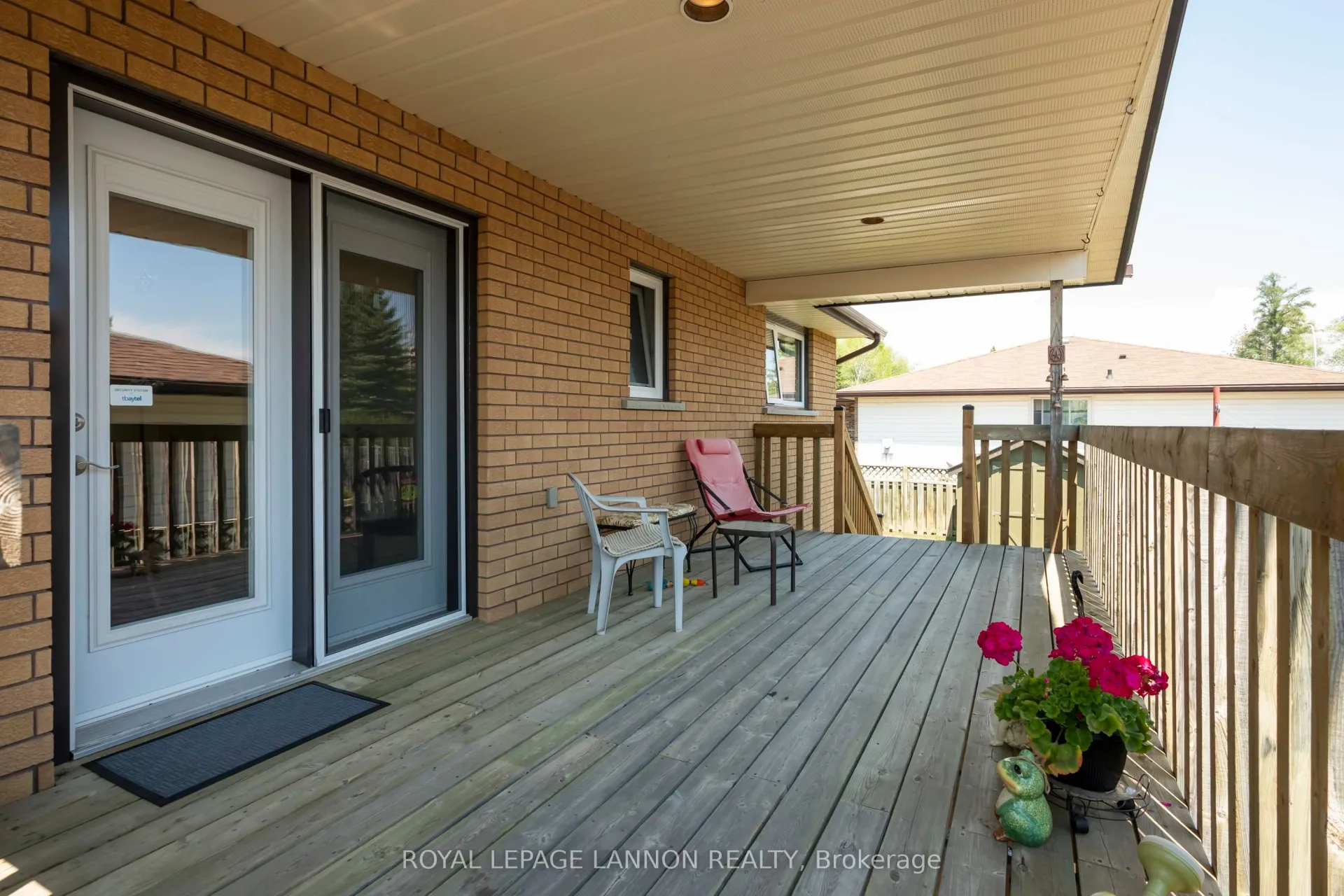 Photo 46 of 400 Randall Court, Thunder Bay, John Street North — HOMEH