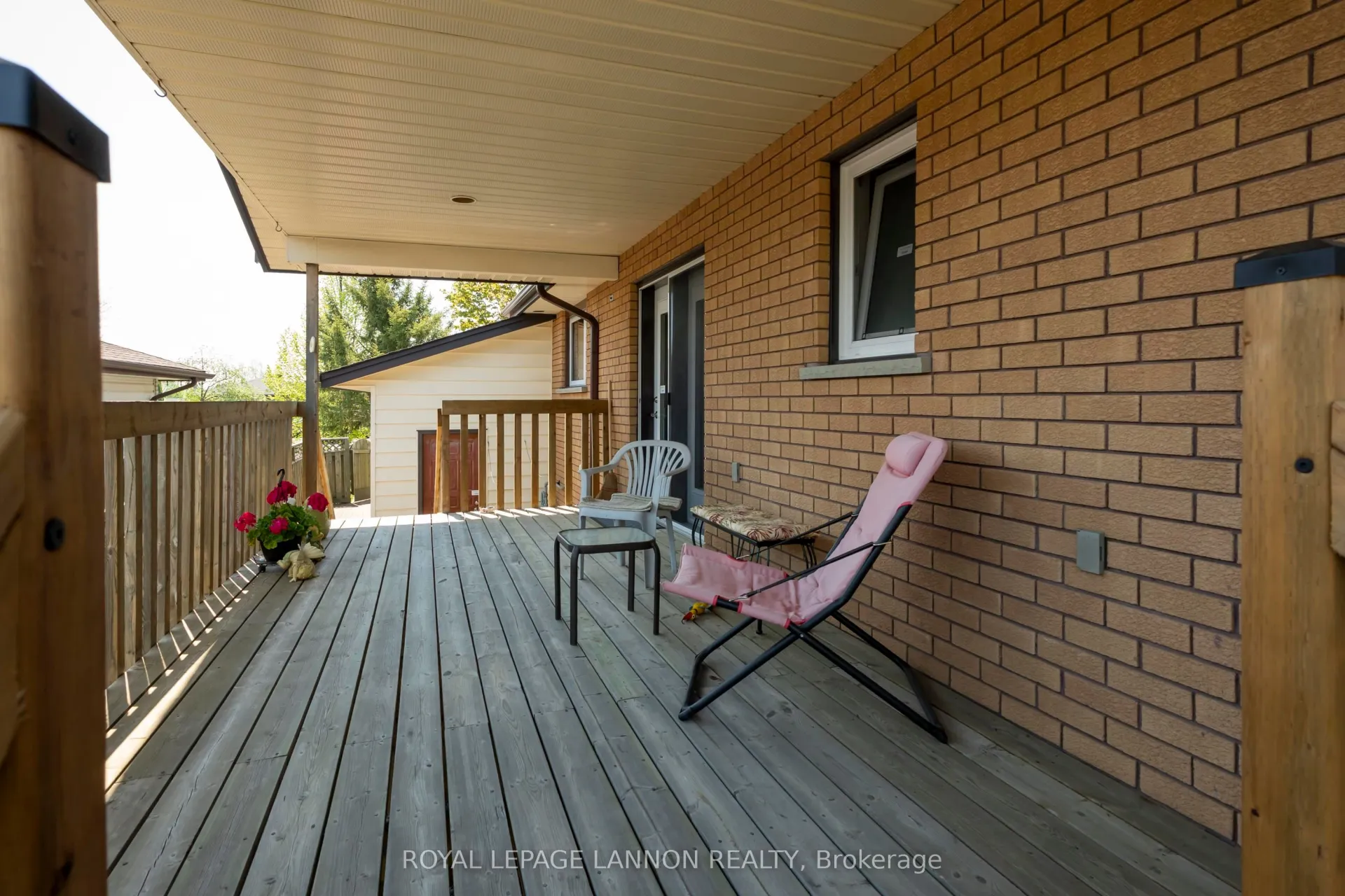 Photo 47 of 400 Randall Court, Thunder Bay, John Street North — HOMEH