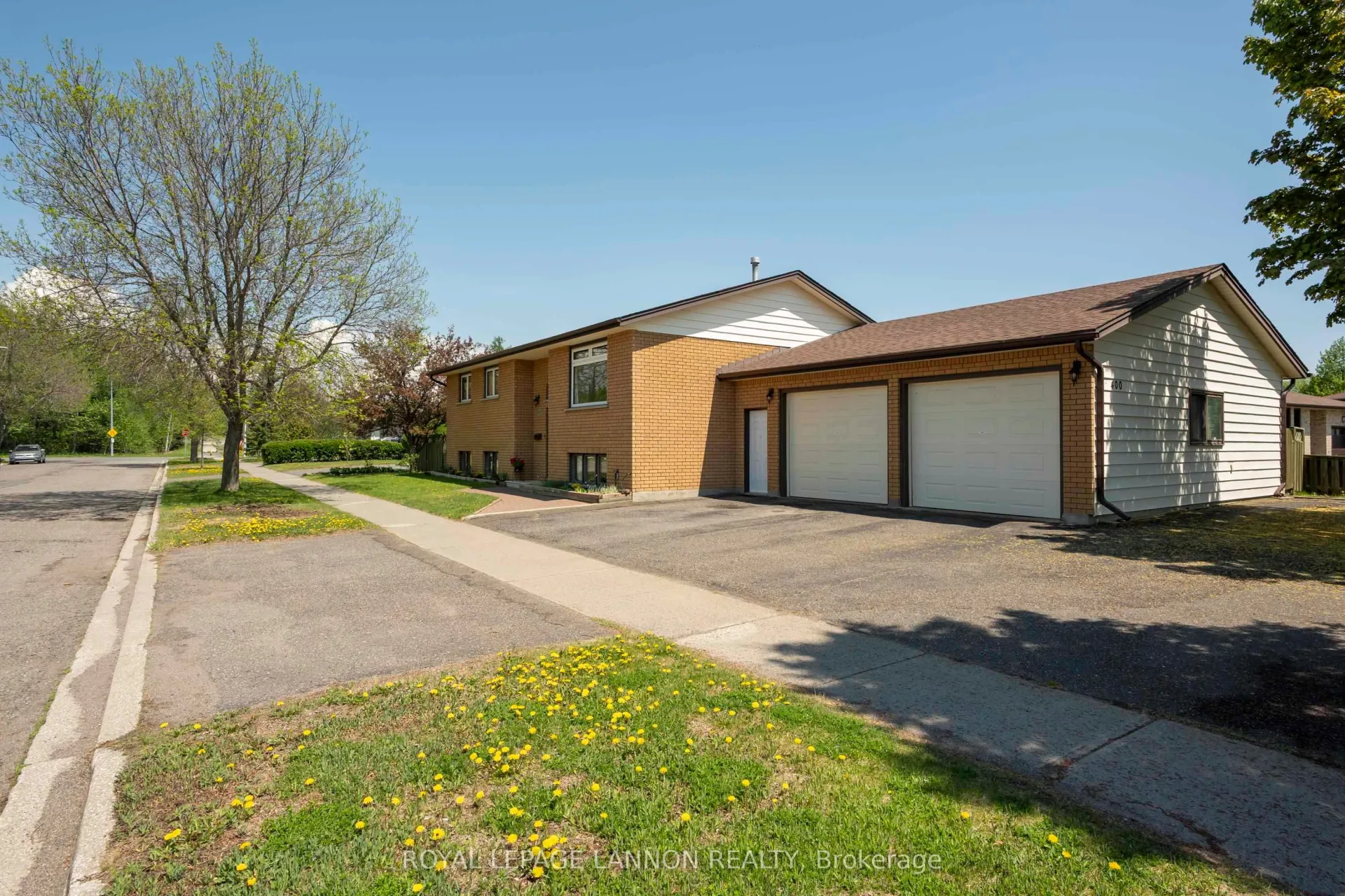 Photo 49 of 400 Randall Court, Thunder Bay, John Street North — HOMEH
